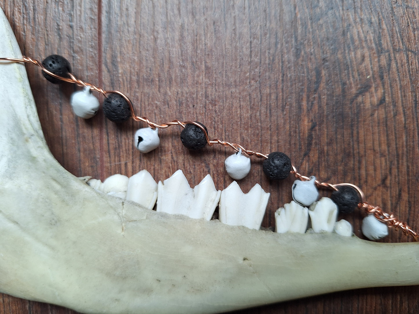 Roe deer jawbone rattle