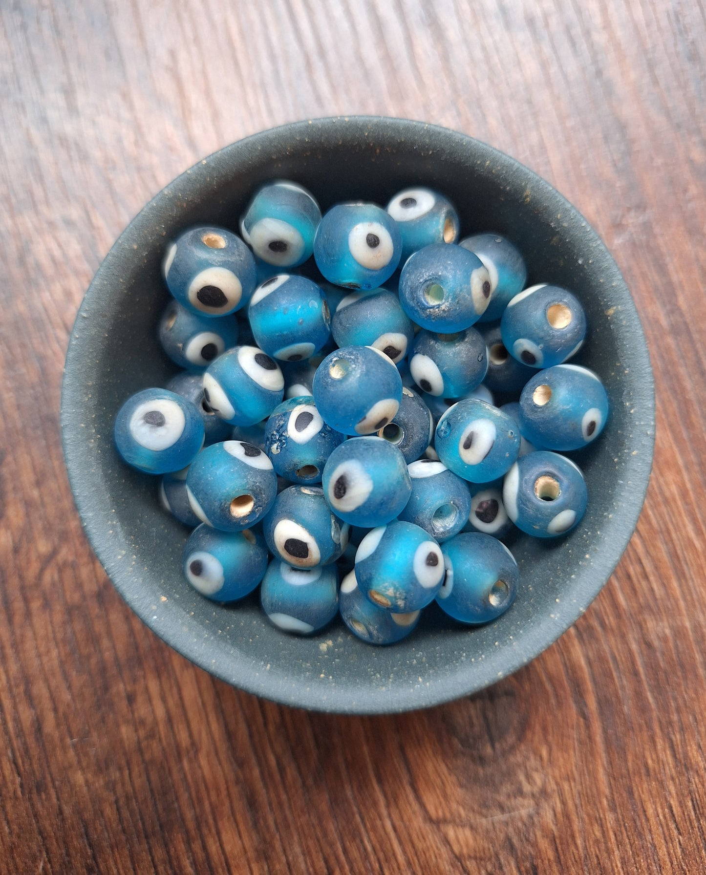 Vintage glass beads Eye, light blue, set of 10