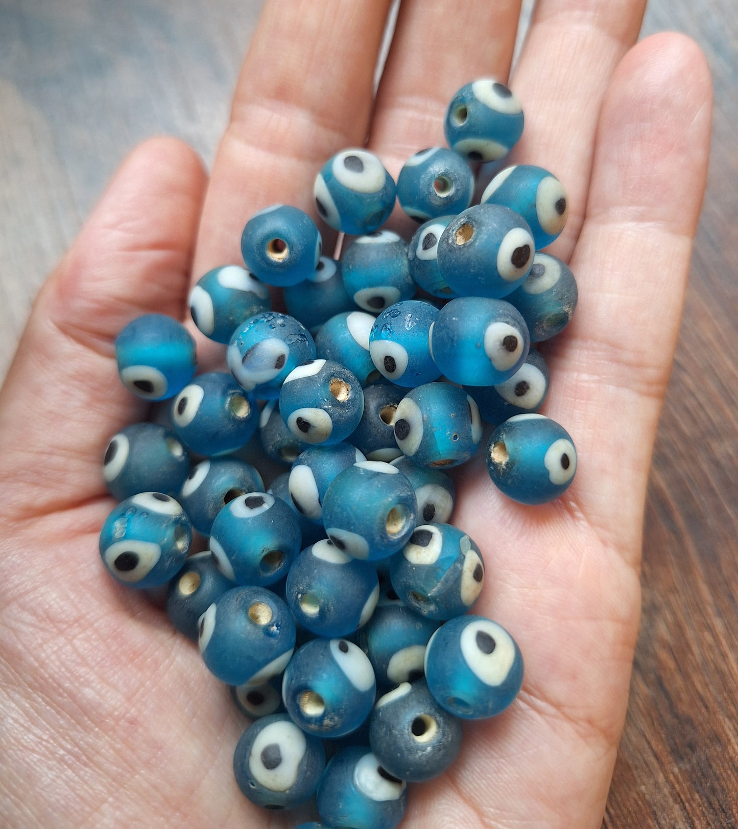 Vintage glass beads Eye, light blue, set of 10