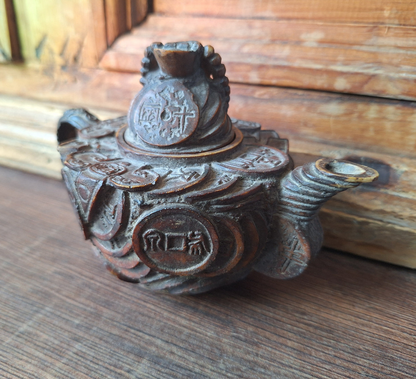 Vintage teapot Feng Shui