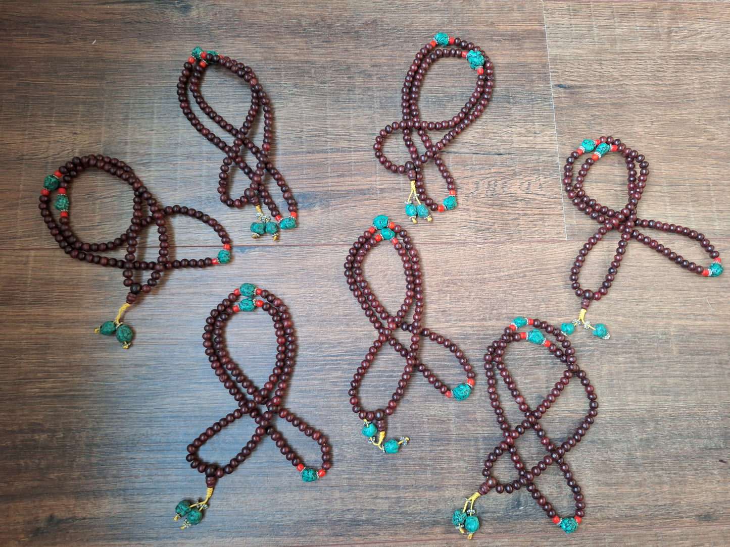 Tibetan rosewood and howlite mala