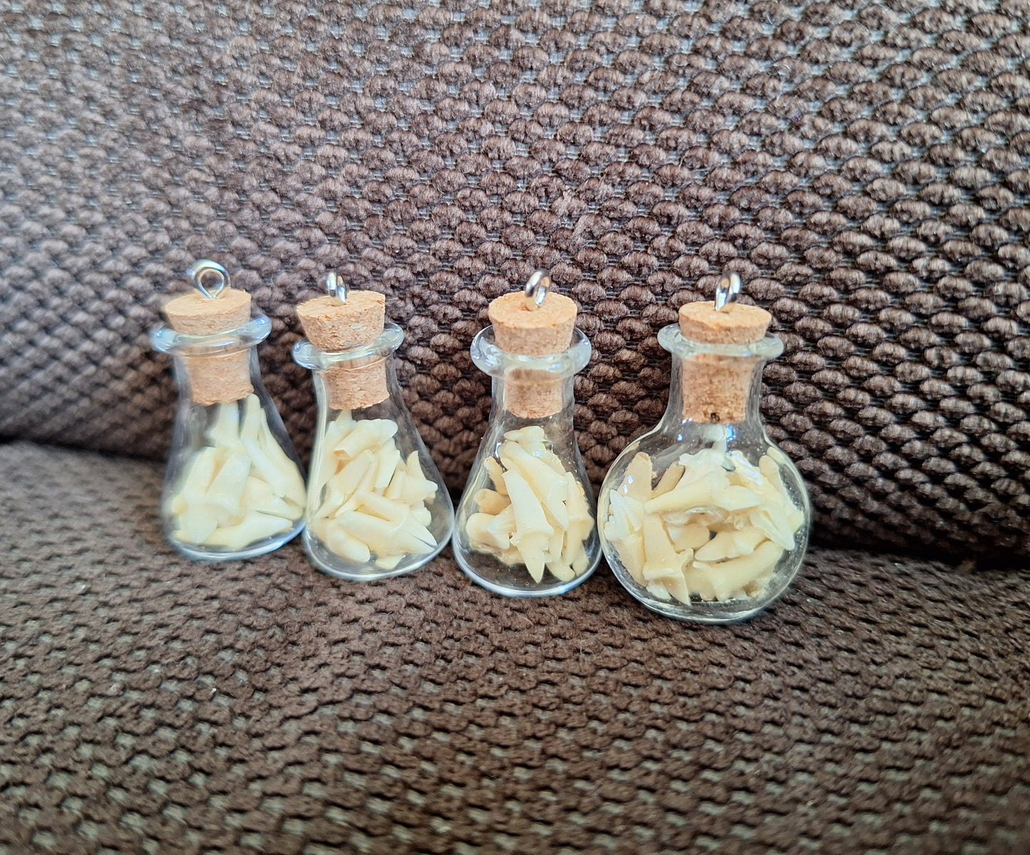 Mini bottle fox teeth