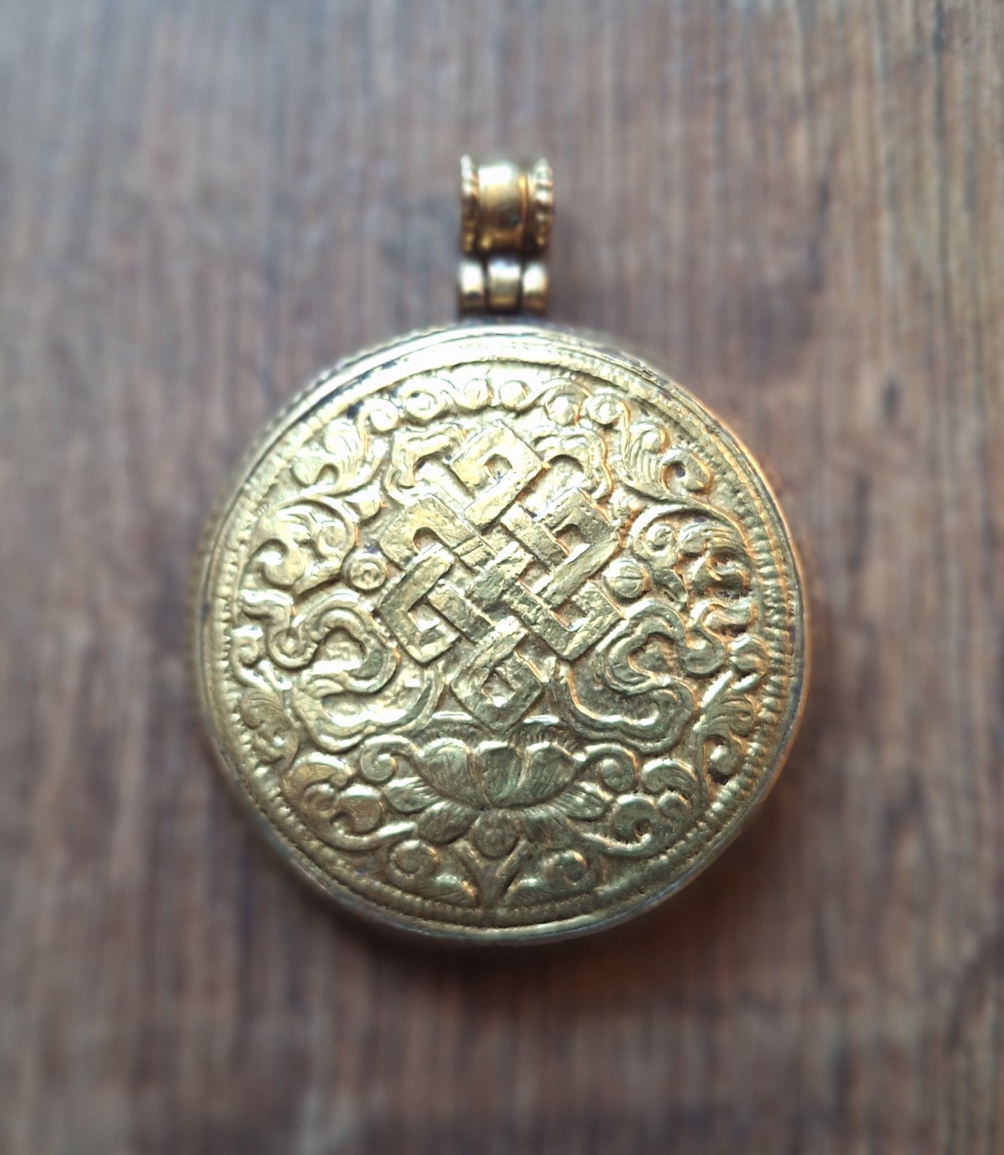 Nepalese melong Dharma Wheel and Endless Knot 53 millimeters