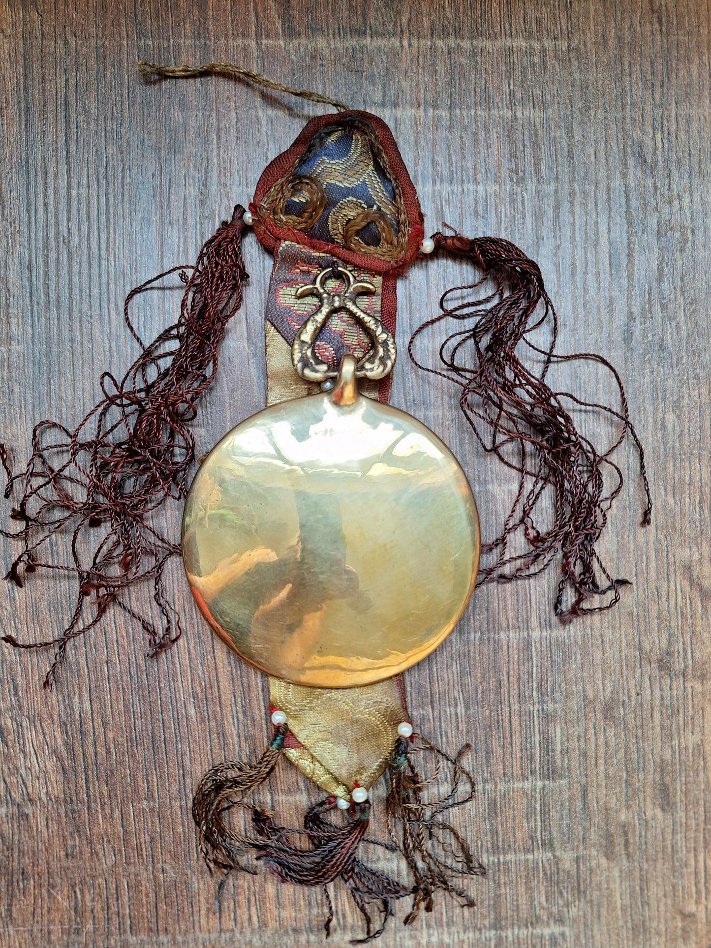 Vintage Tibetan amulet wallhanger with melong Si Pa Ho 85 millimeters