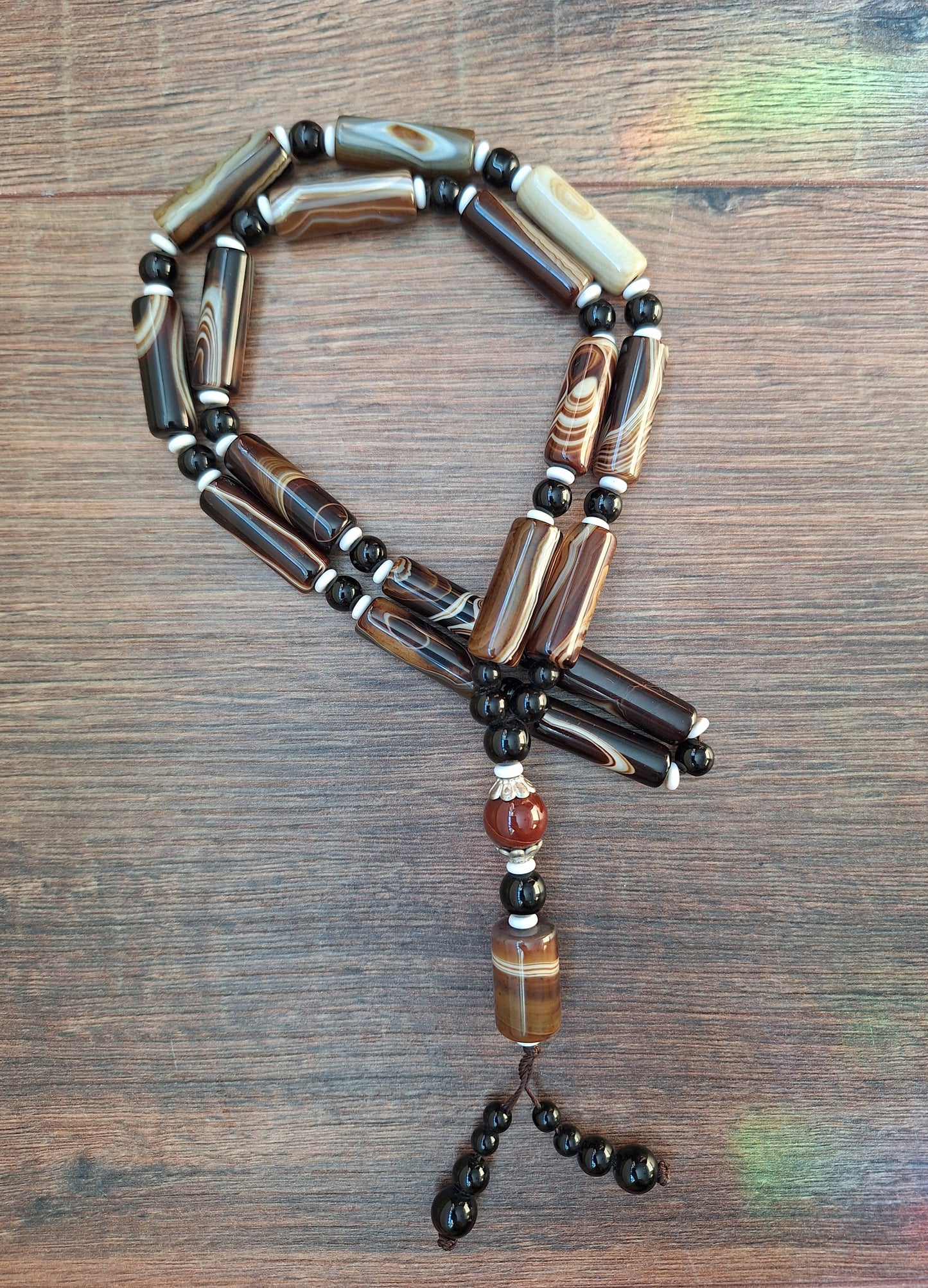 Agate bead necklace
