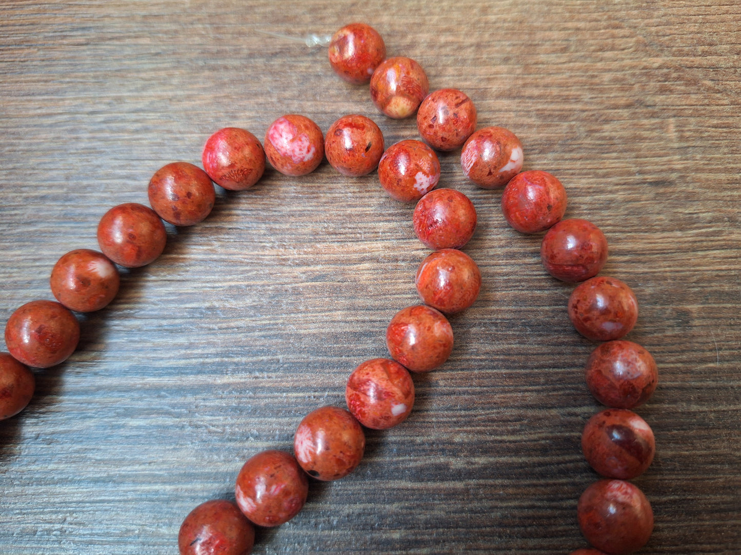 Sponge coral bead strand