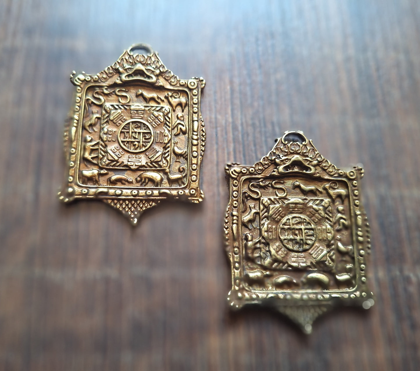 Nepalese melong Rubal with Si Pa Ho and Double Dorje 36 millimeters