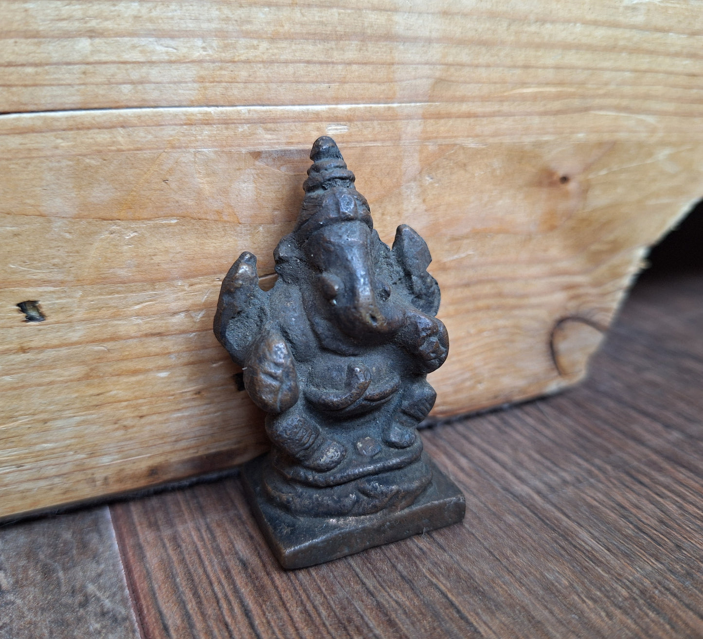 Antique small bronze Ganesha figurine