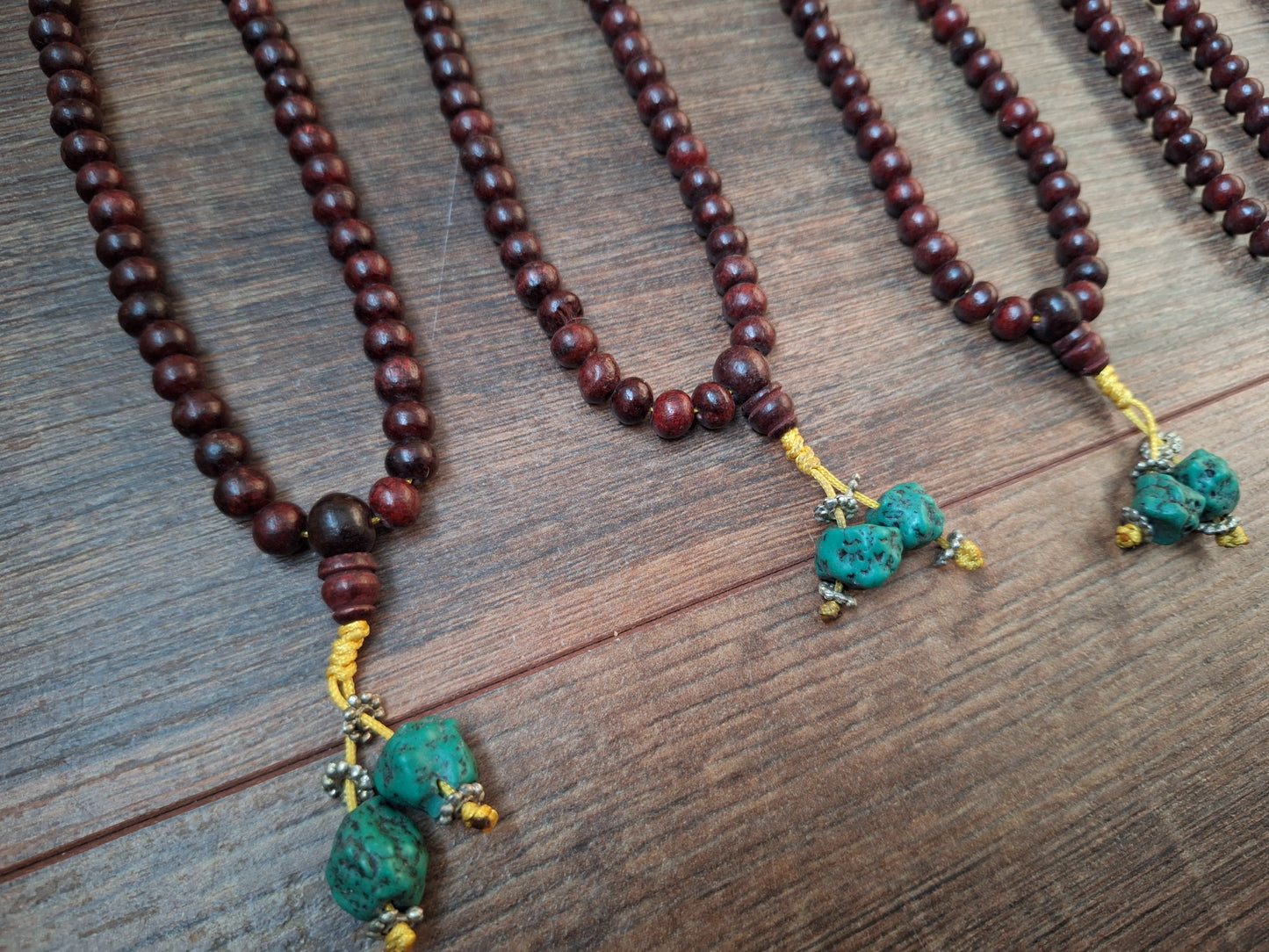 Tibetan rosewood and howlite mala