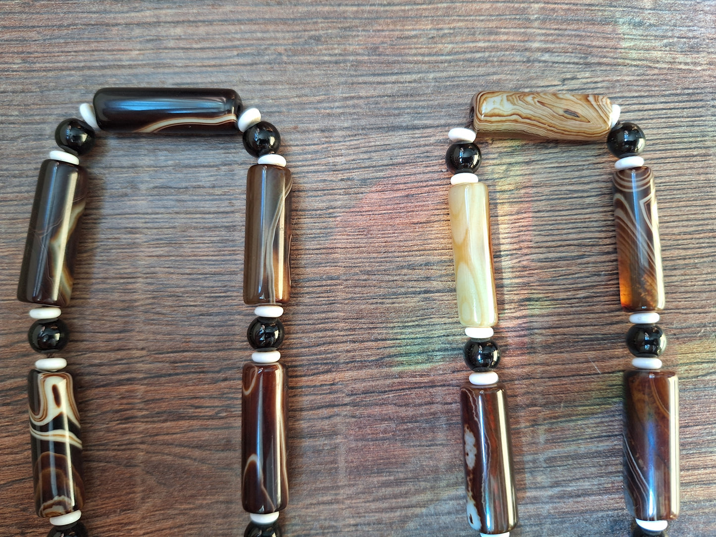 Agate bead necklace