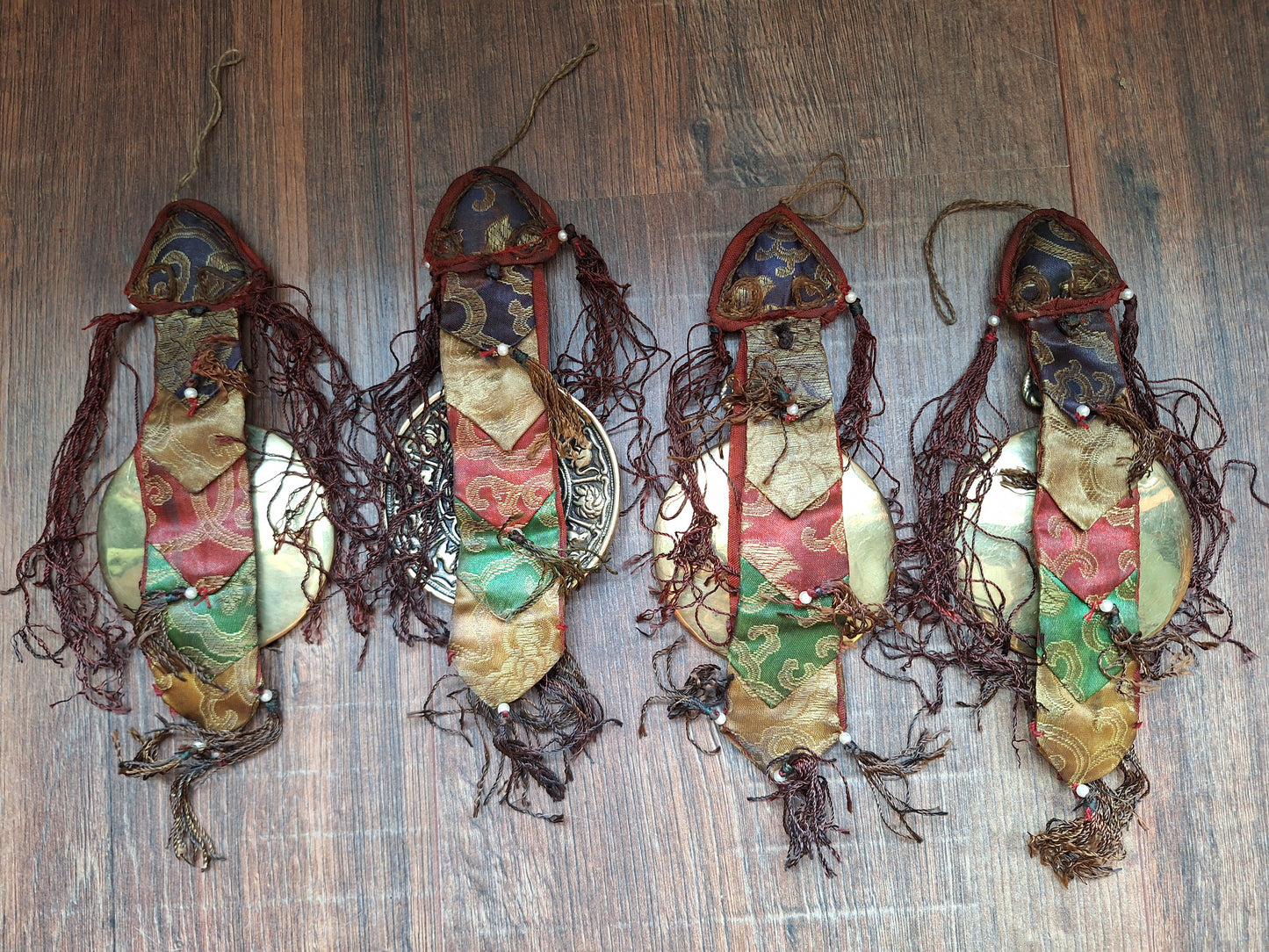Vintage Tibetan amulet wallhanger with melong Si Pa Ho 85 millimeters