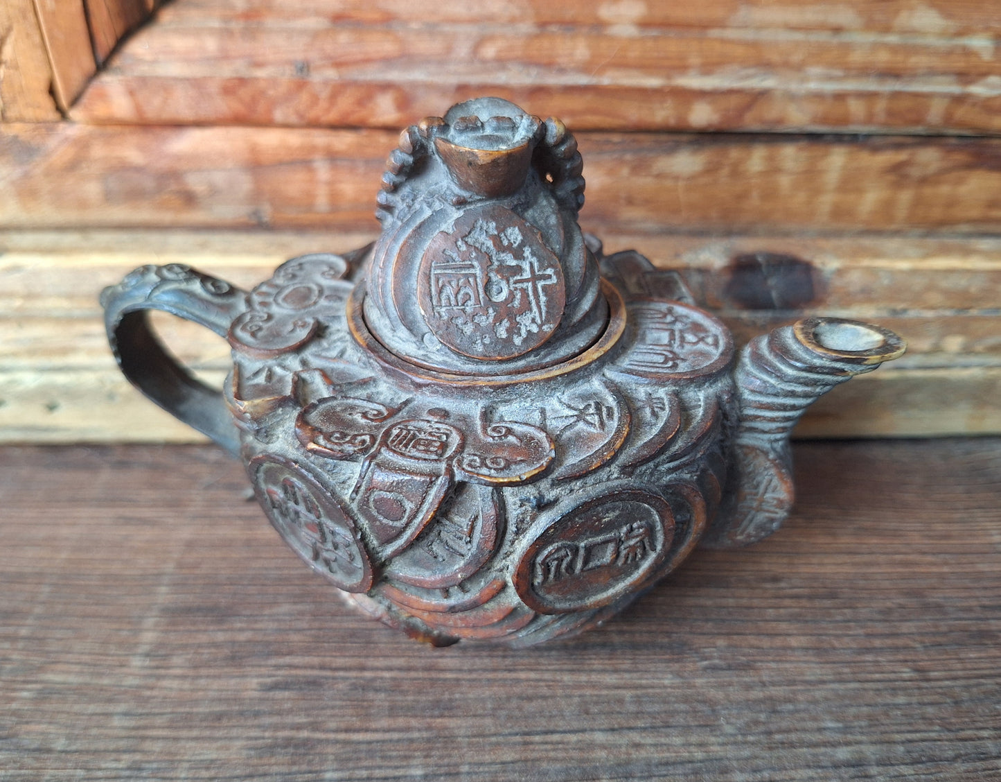 Vintage teapot Feng Shui