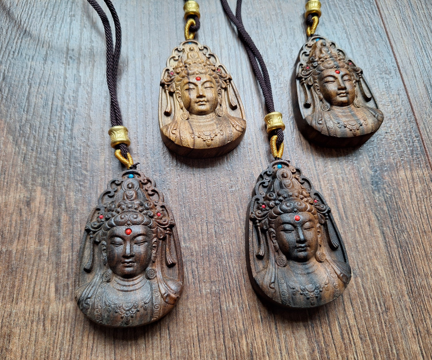 Necklace with wooden pendant Guanyin