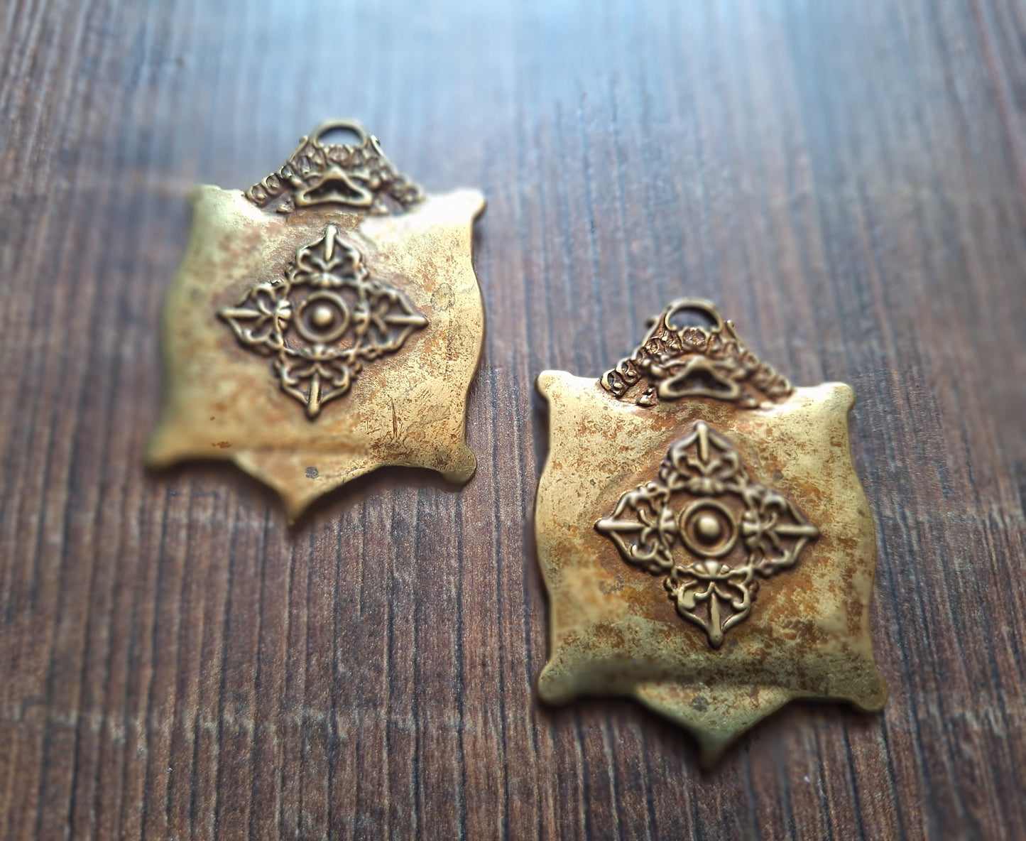 Nepalese melong Rubal with Si Pa Ho and Double Dorje 36 millimeters