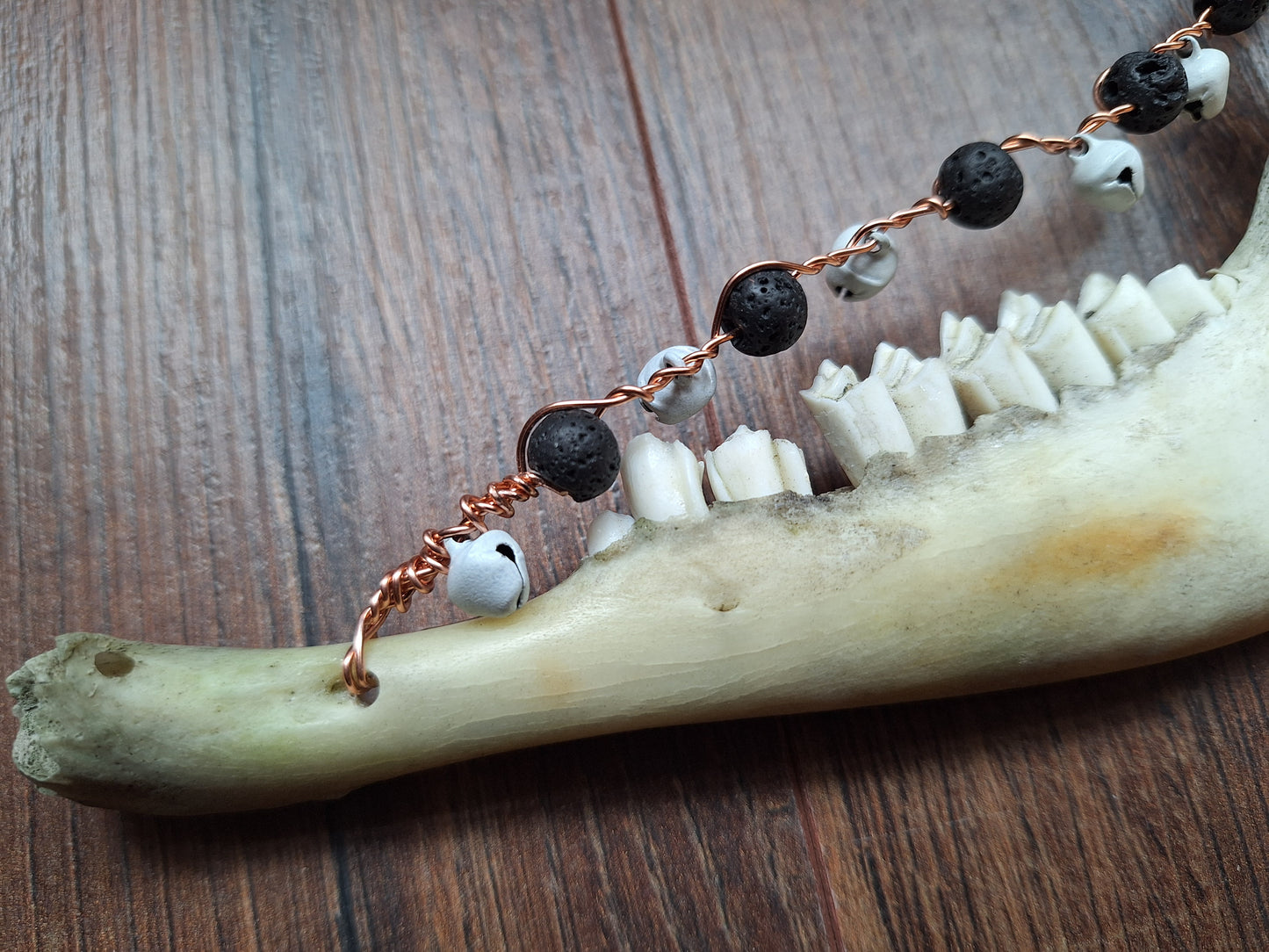 Roe deer jawbone rattle