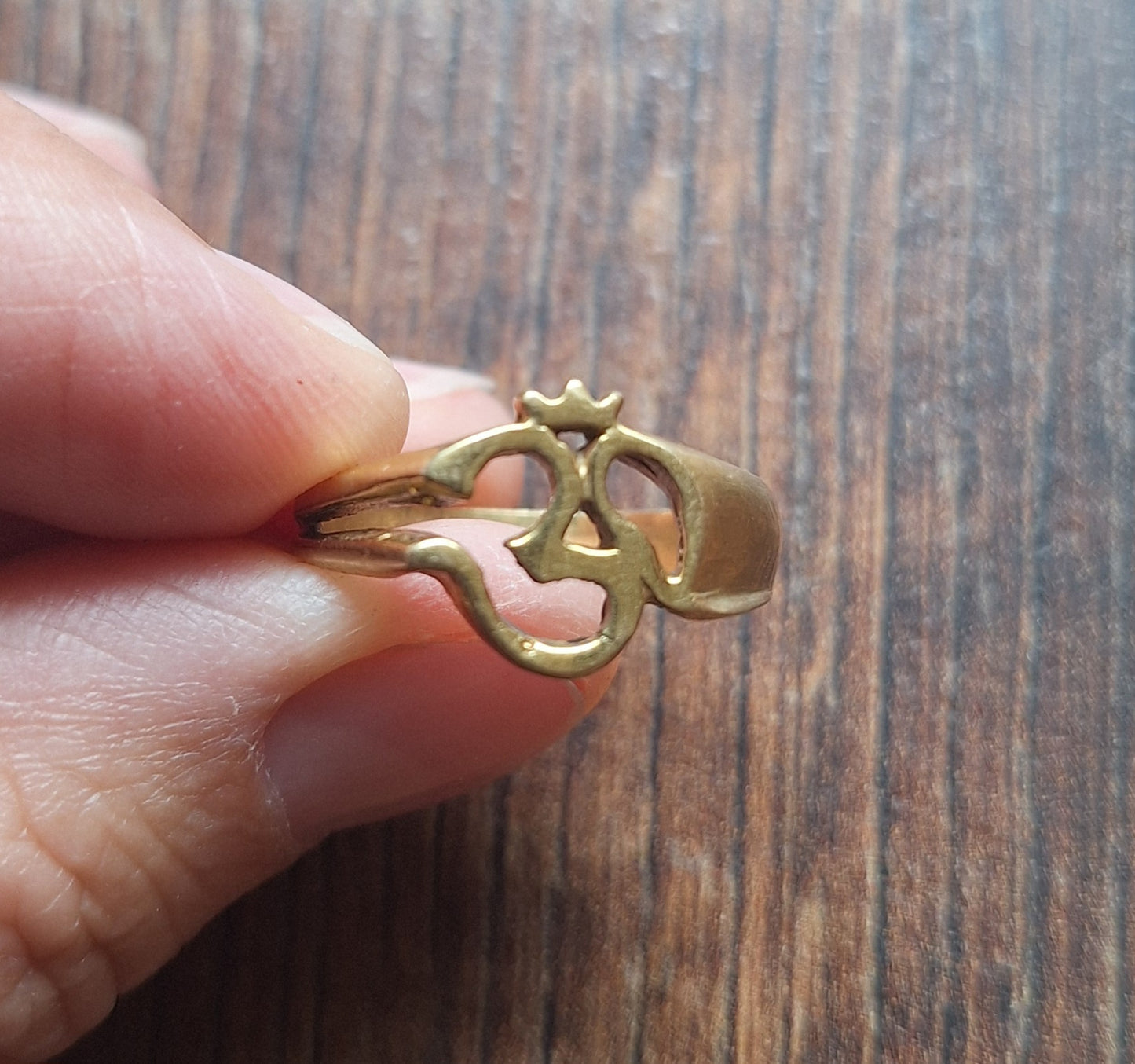 Brass ring Aum