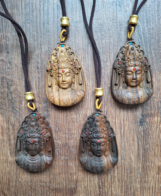 Necklace with wooden pendant Guanyin