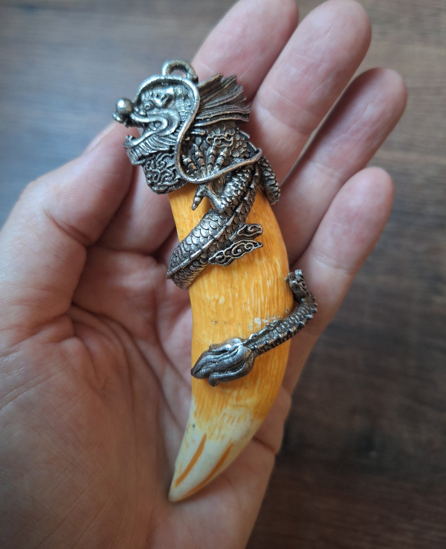 Vintage resin tiger tooth pendant