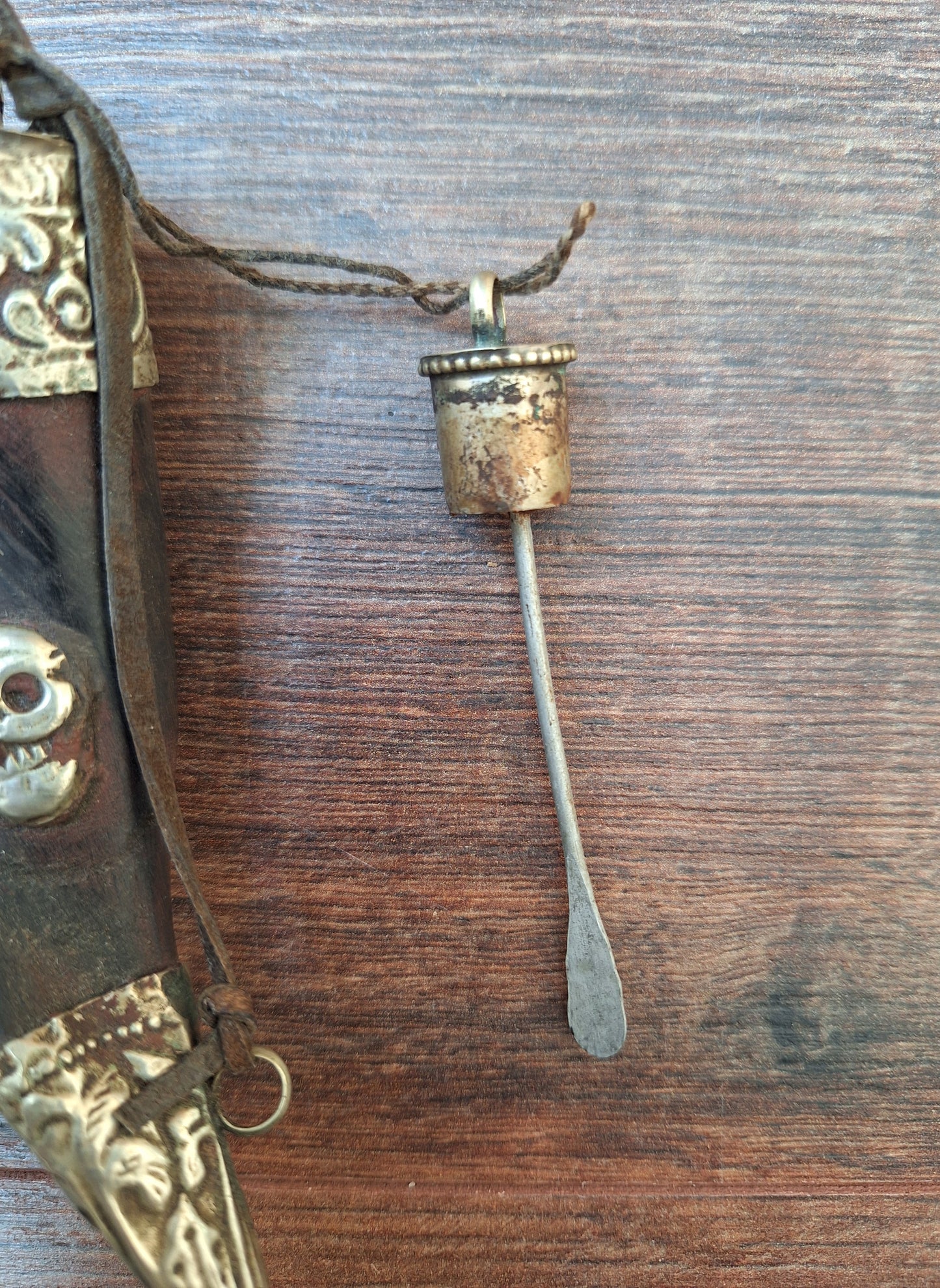 Vintage Tibetan cow horn snuff bottle