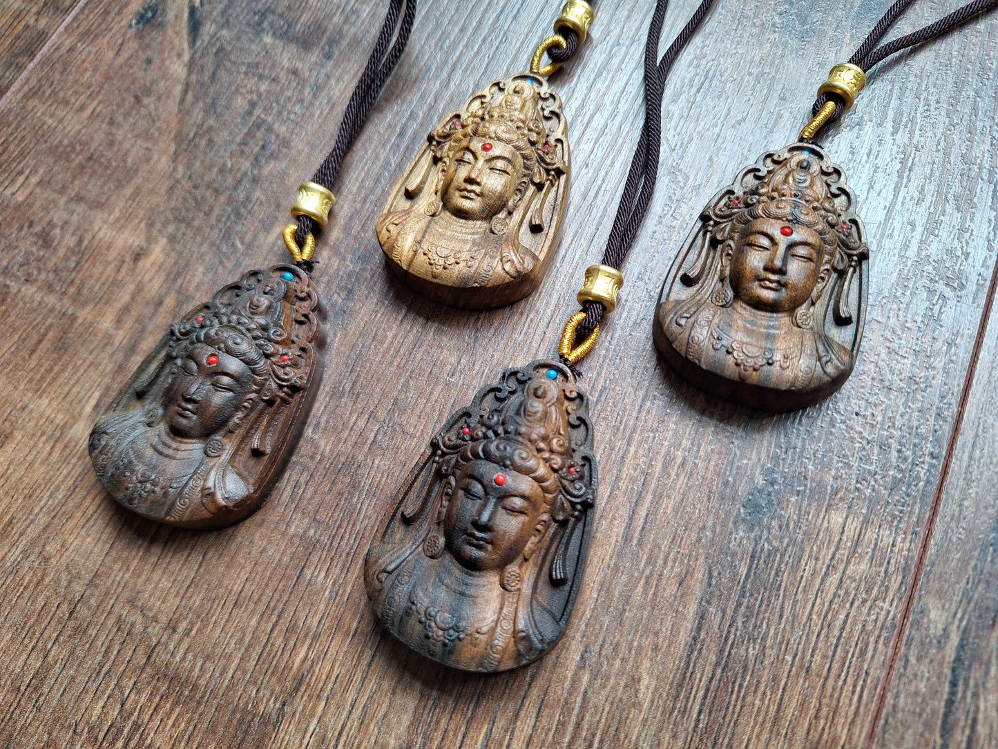 Necklace with wooden pendant Guanyin