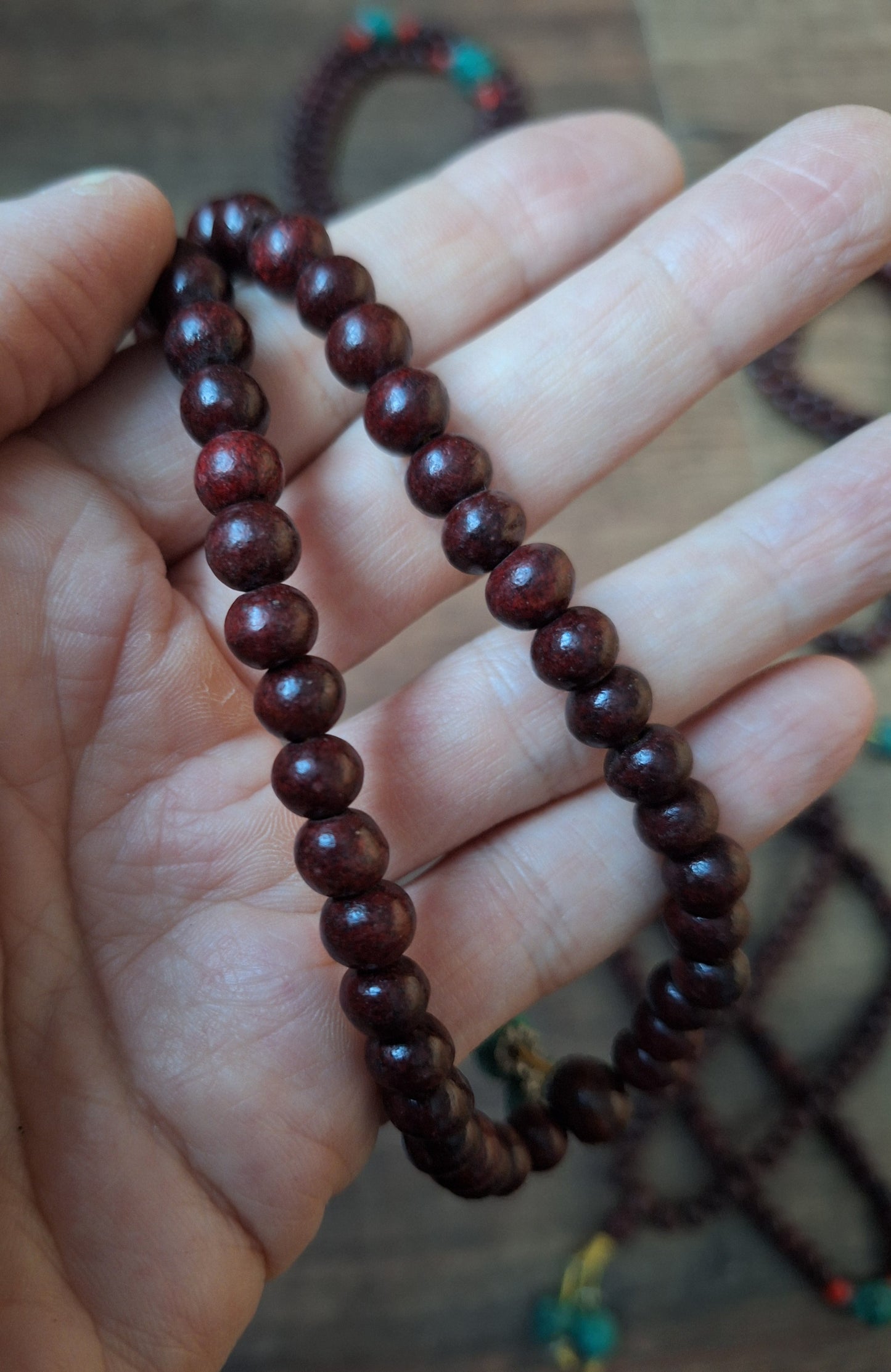 Tibetan rosewood and howlite mala