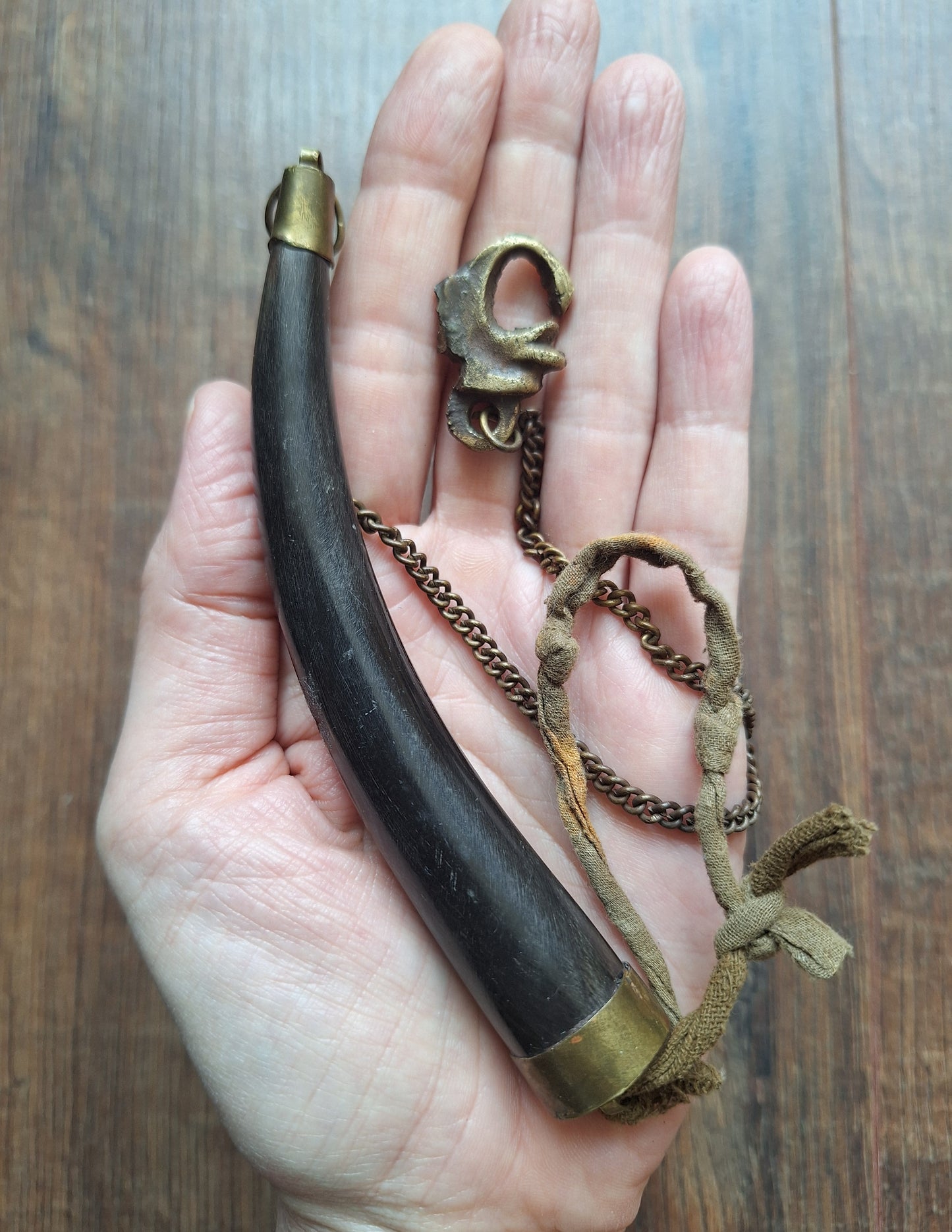 Vintage Indian gazelle horn pendant