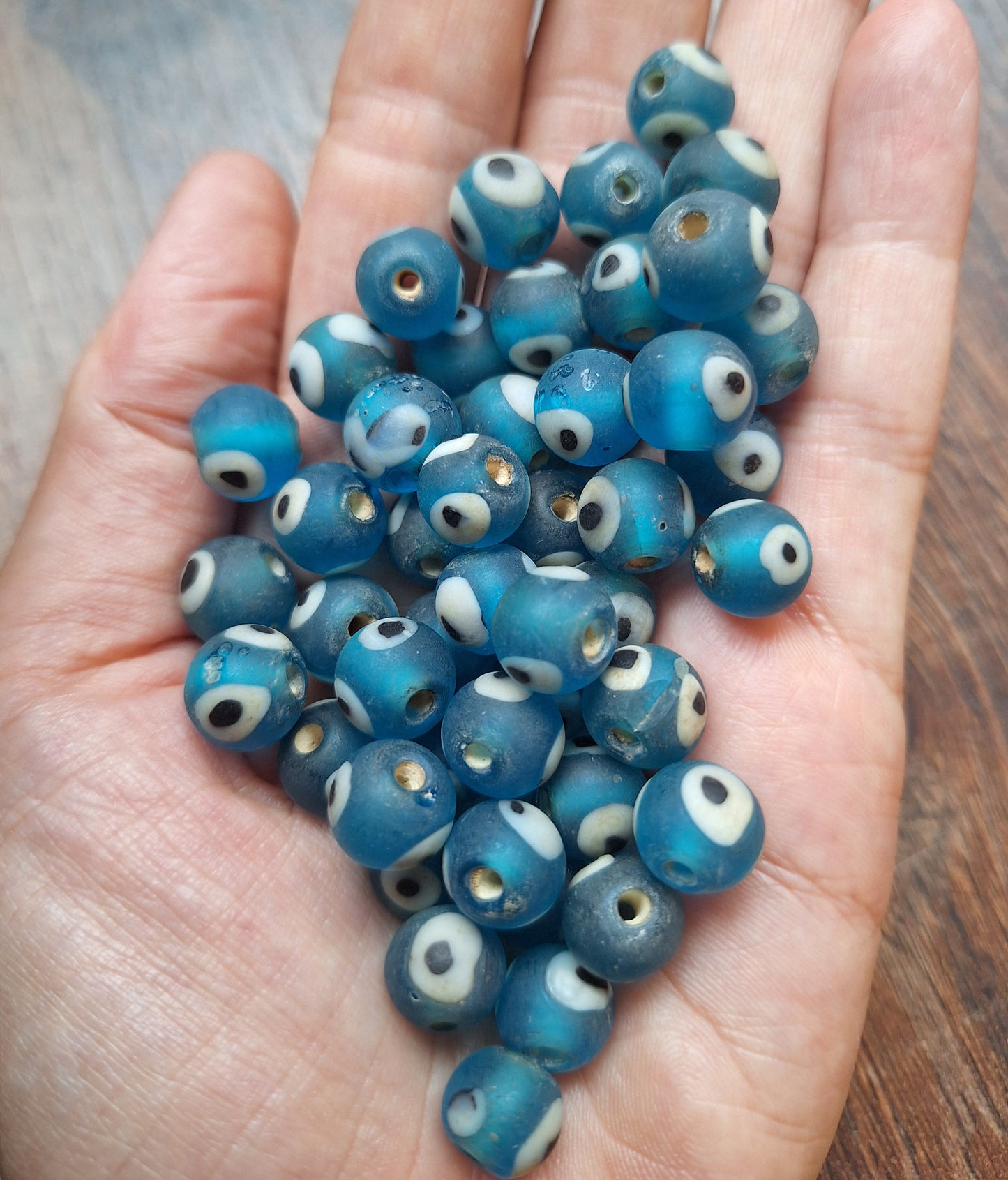 Vintage glass beads Eye, light blue, set of 10