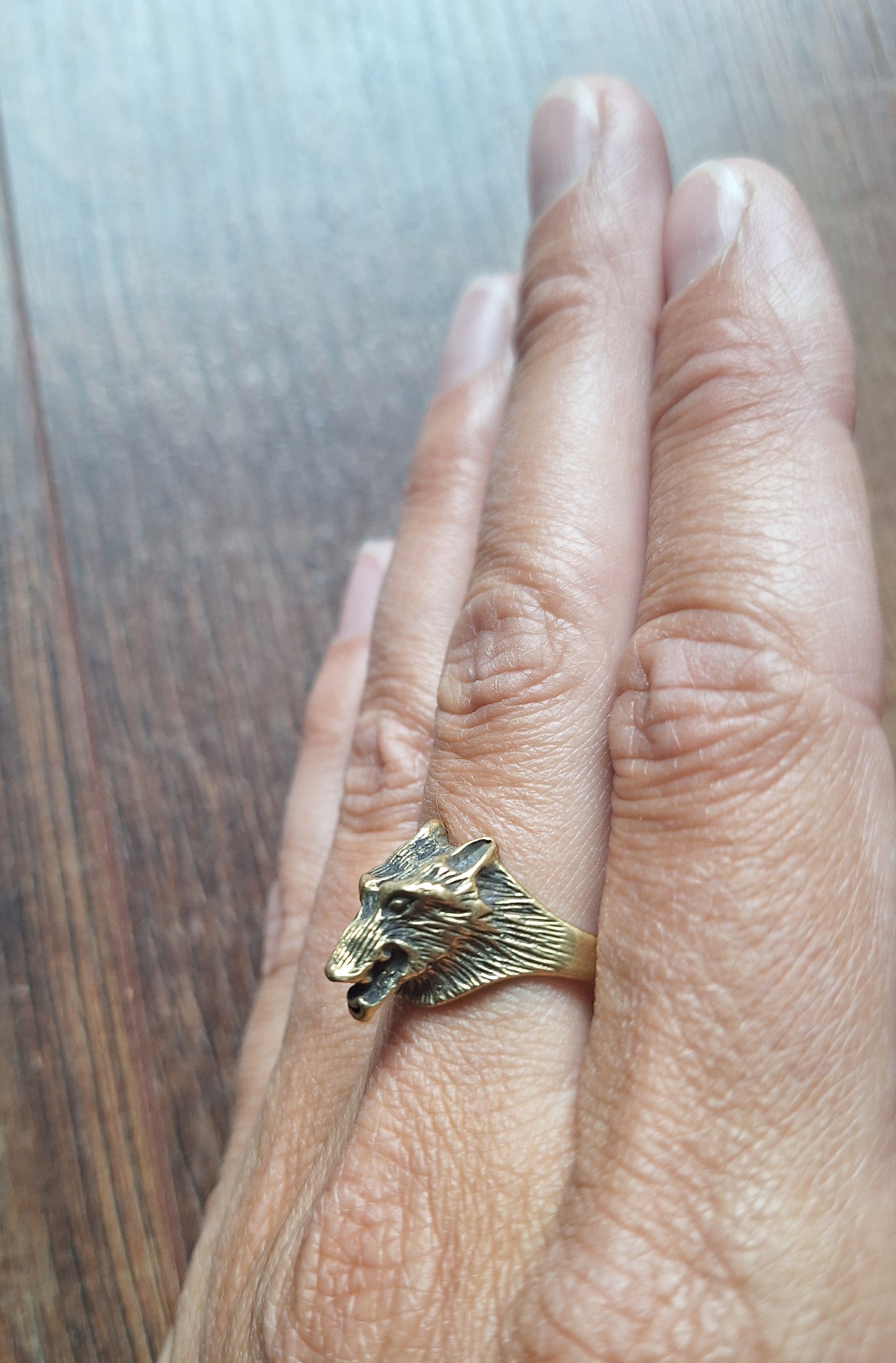 Brass ring Wolf
