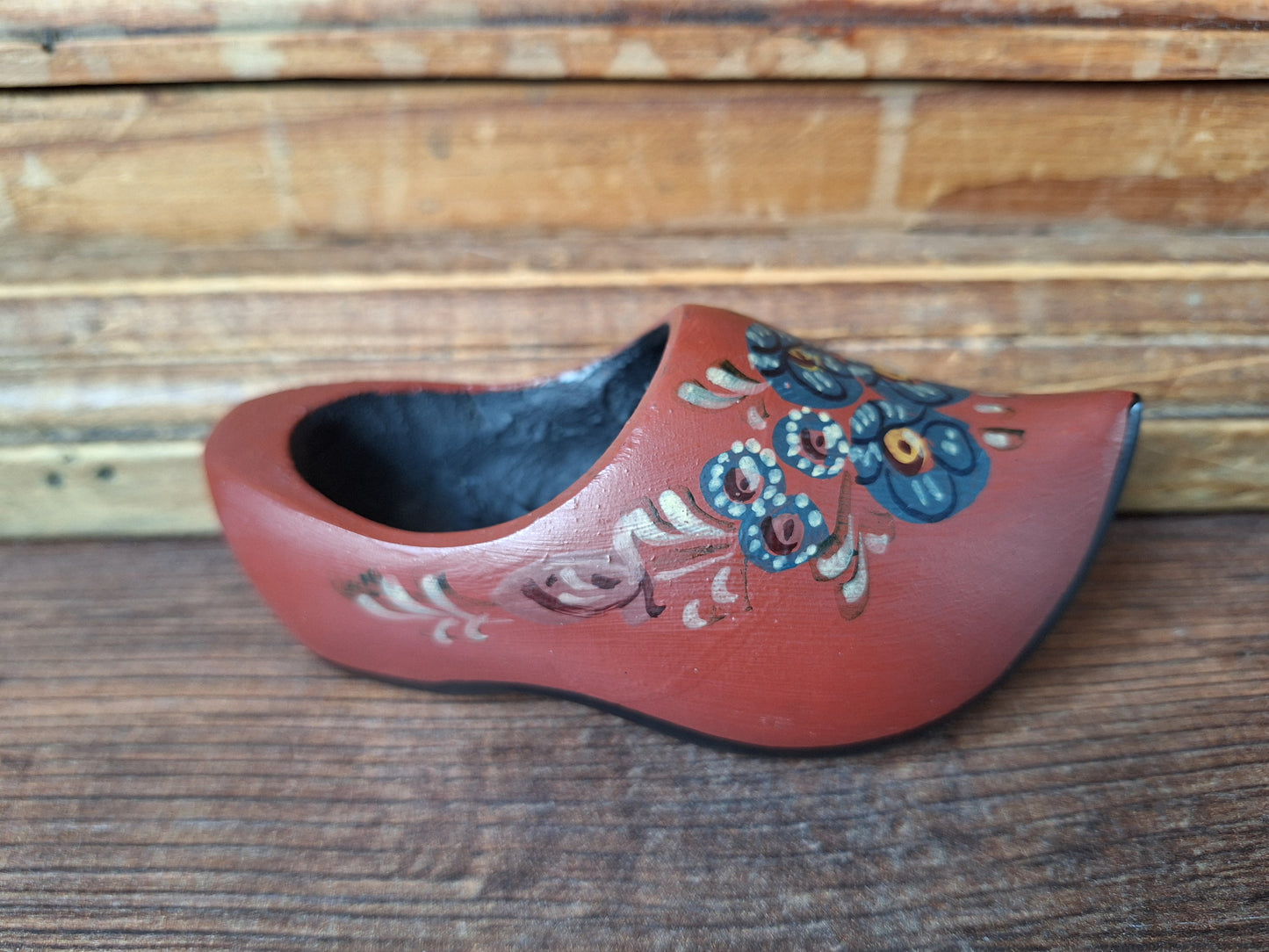 Old Hindelooper painted dutch wooden shoe