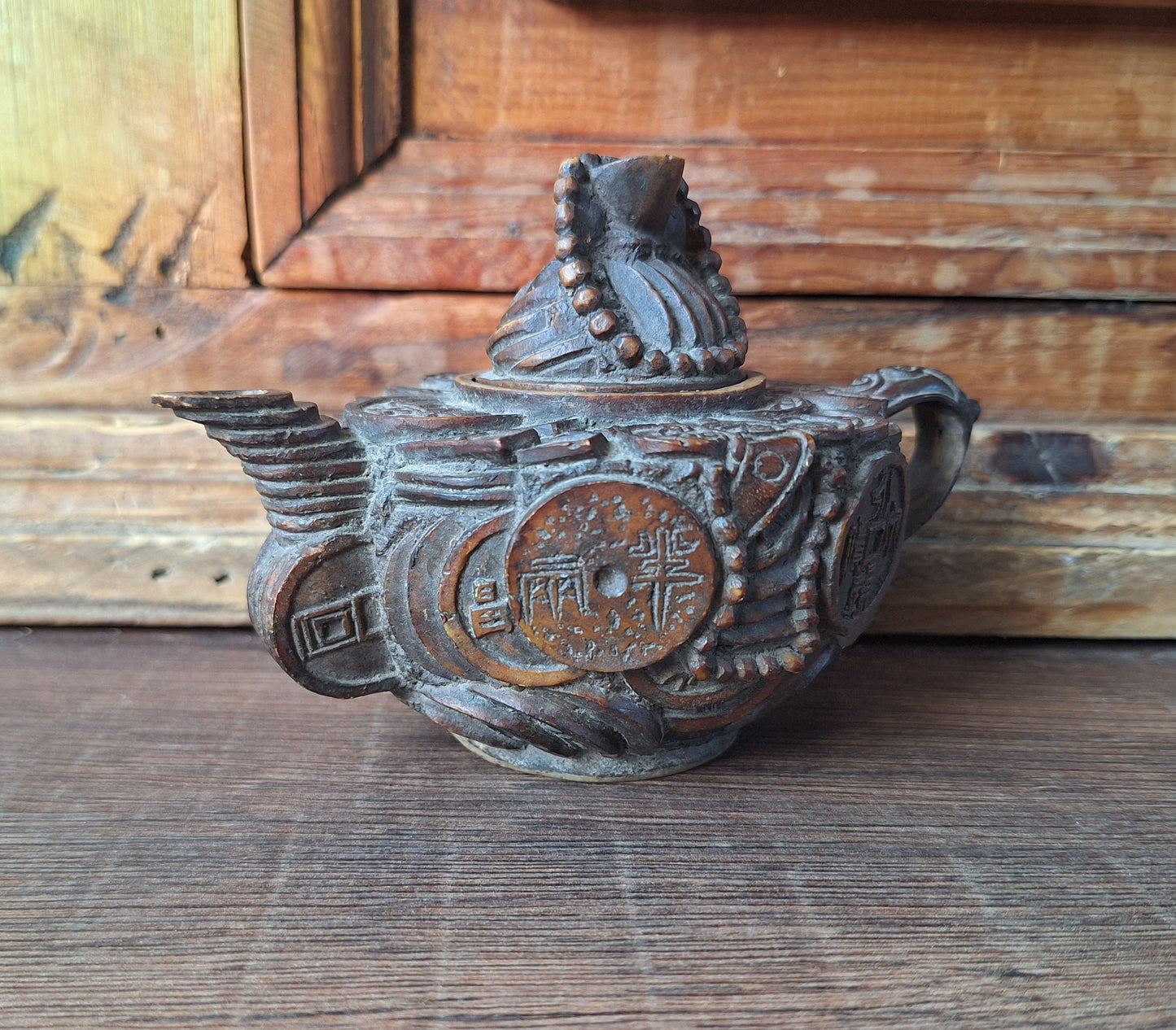 Vintage teapot Feng Shui