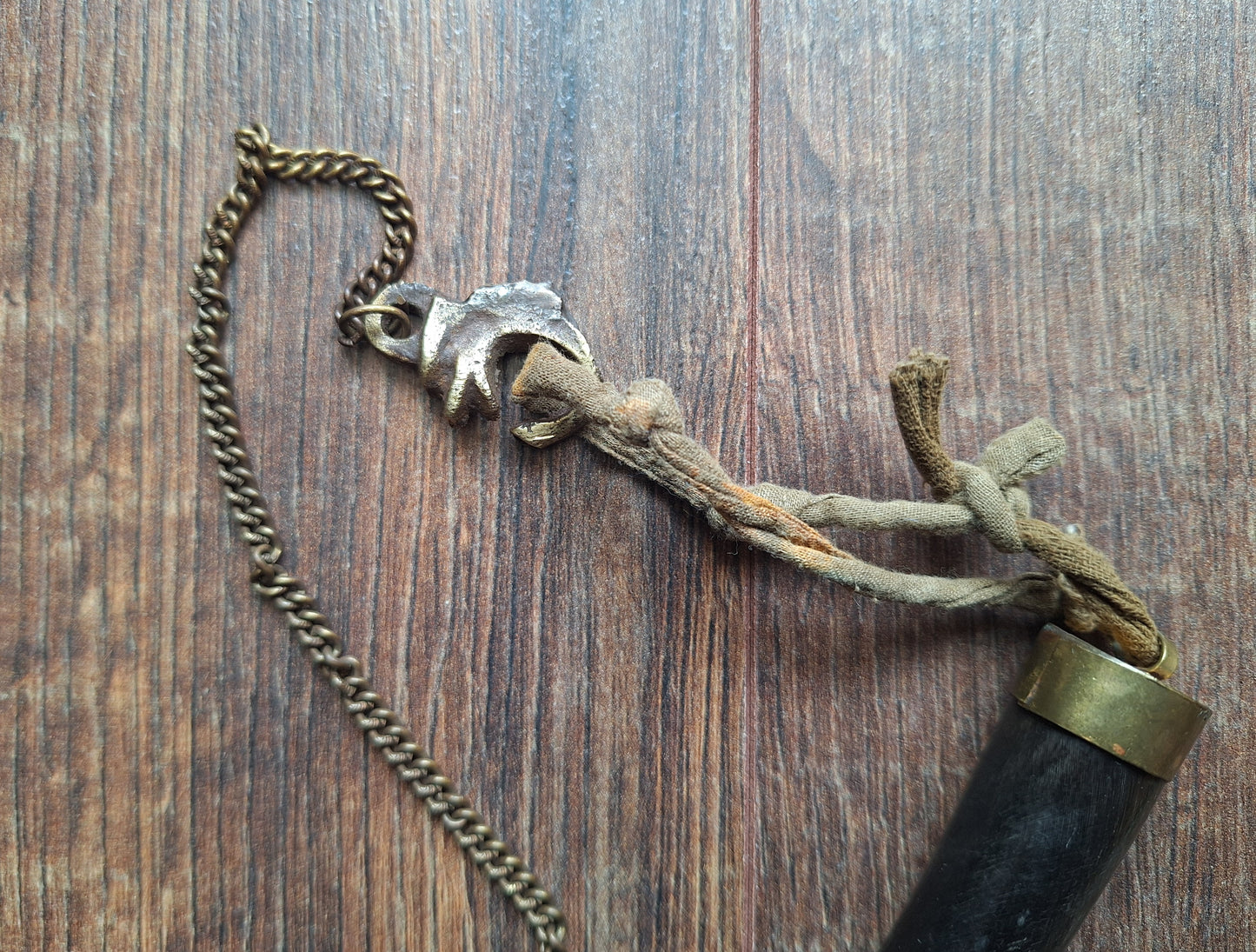 Vintage Indian gazelle horn pendant