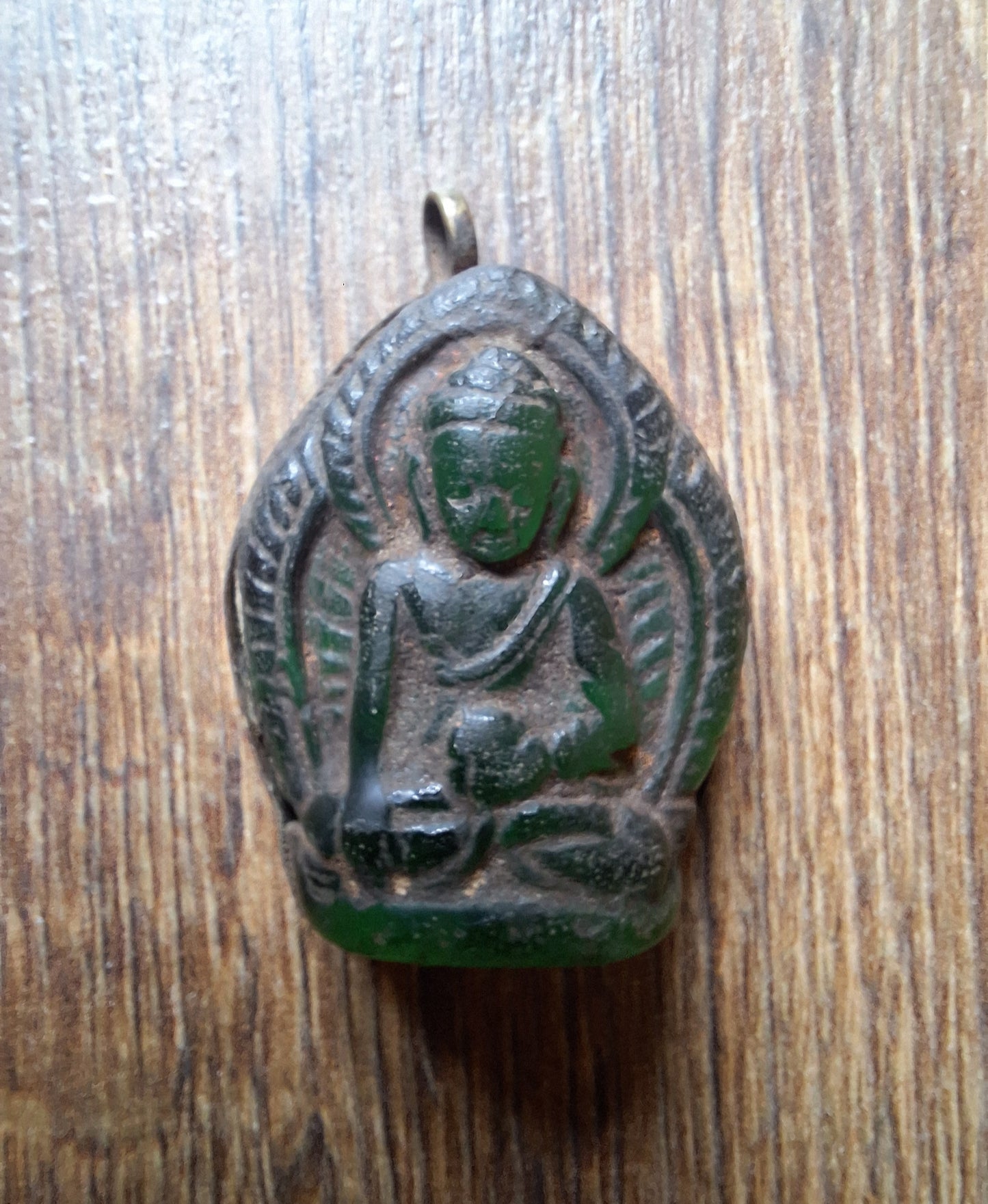 Vintage Nepalese glass pendant Shakyamuni Buddha