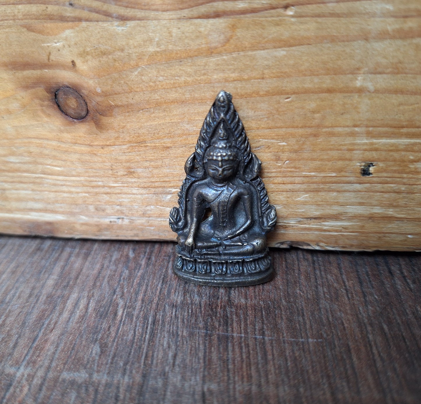 Small bronze Shakyamuni Buddha figurine