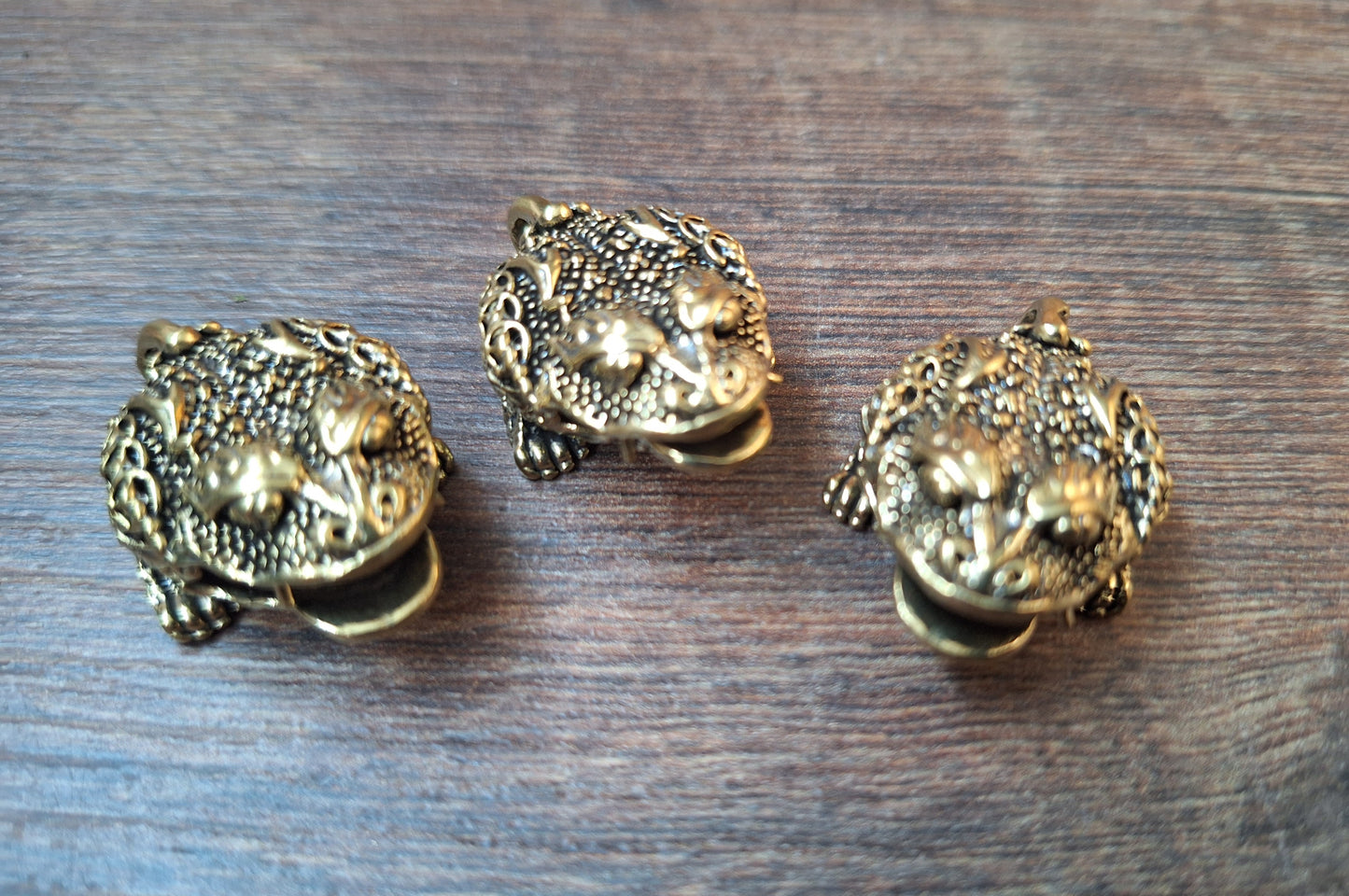 Bell with Money Frog 22 millimeter