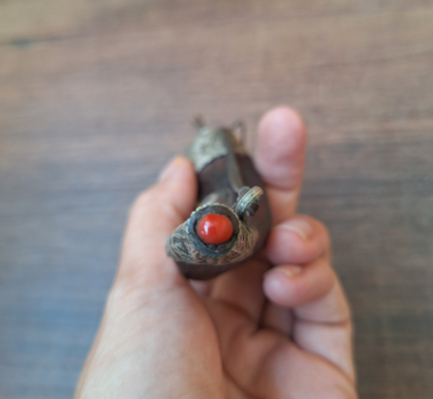 Vintage Tibetan cow horn snuff bottle