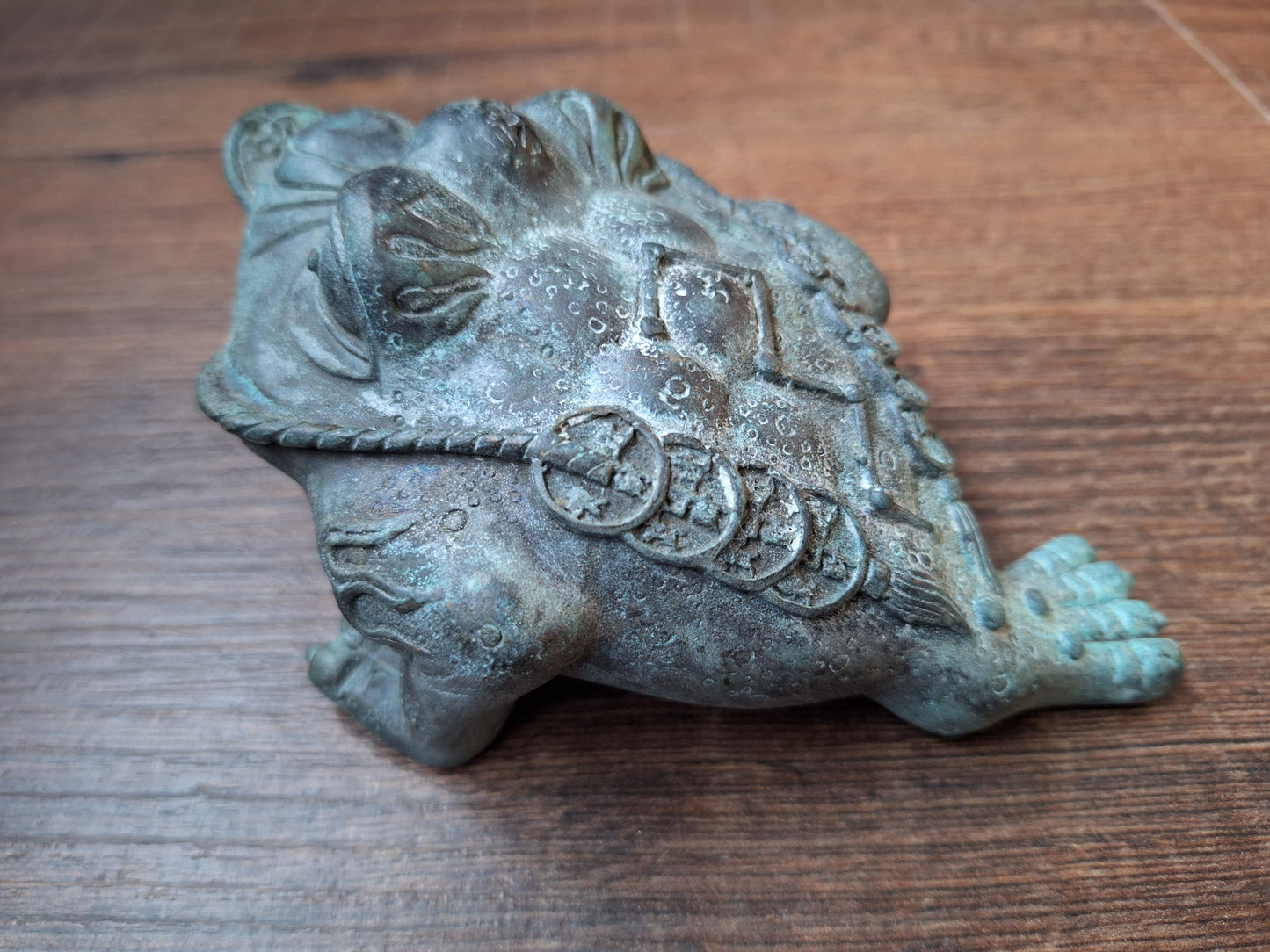 Vintage bronze Money Frog statue