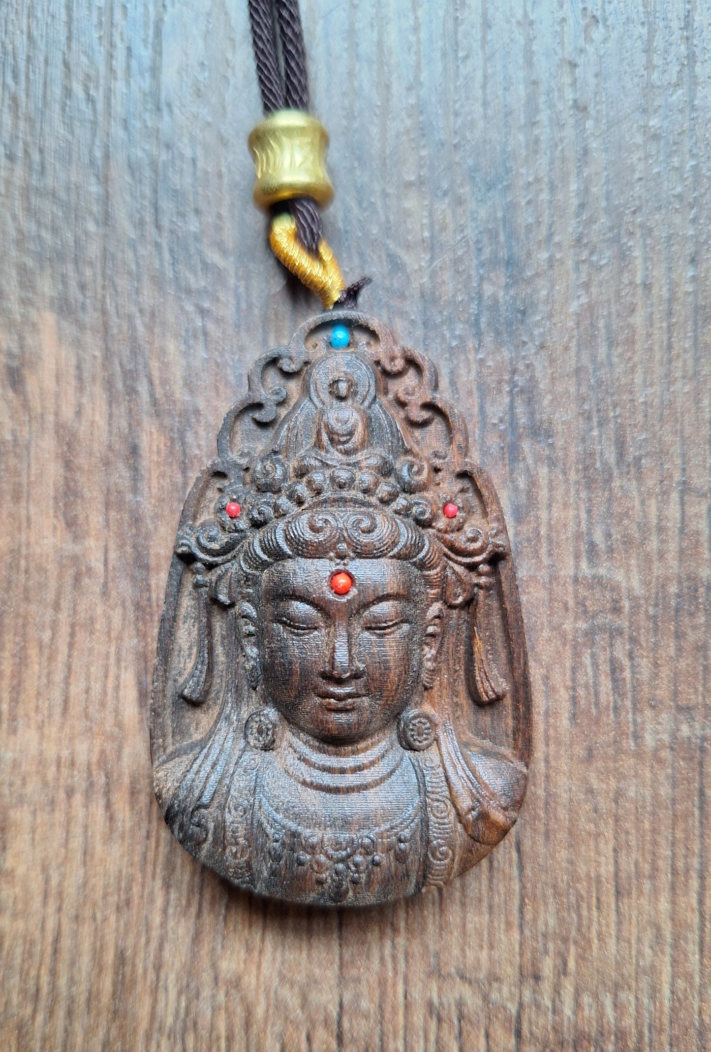 Necklace with wooden pendant Guanyin