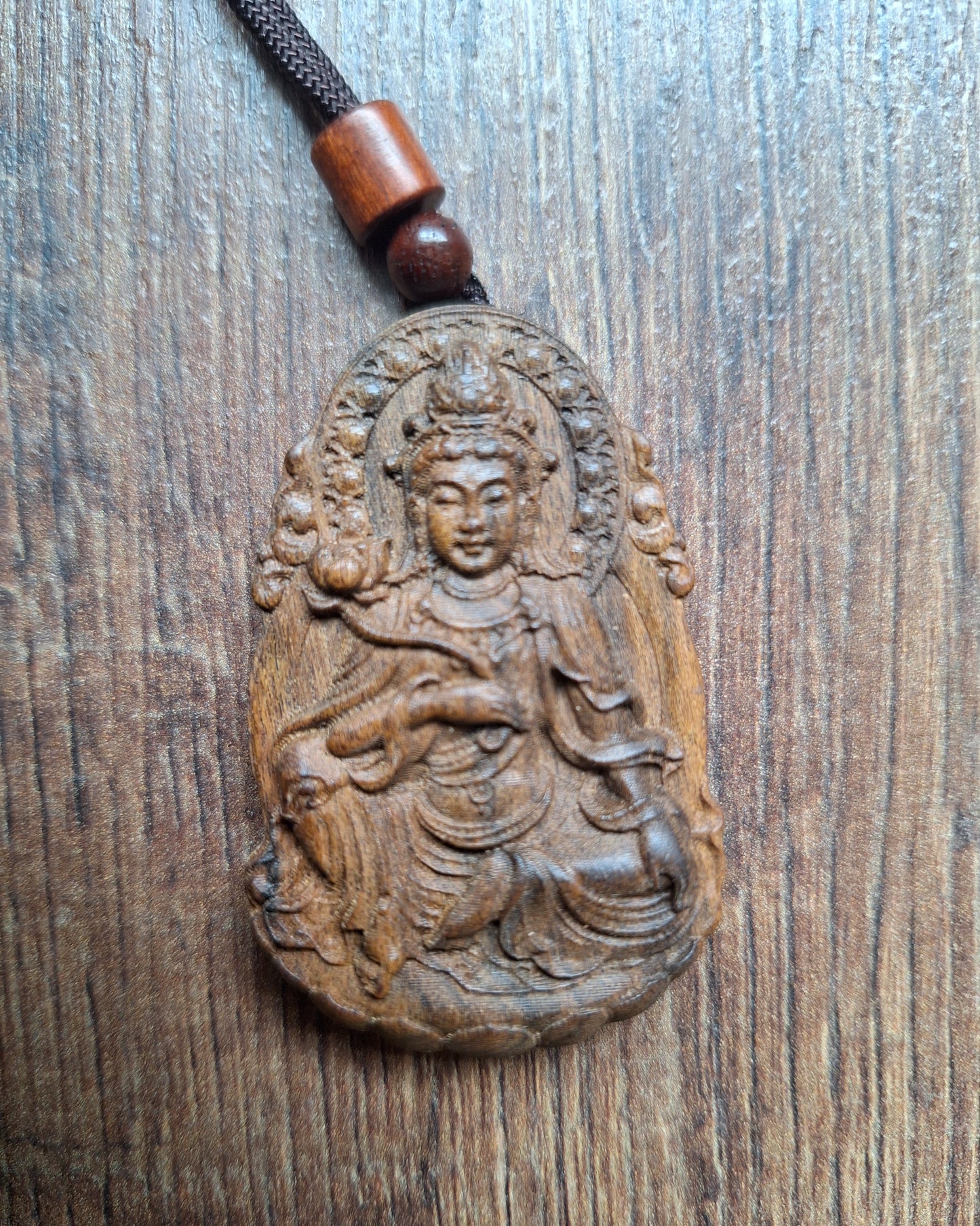 Necklace with wooden pendant Green Tara
