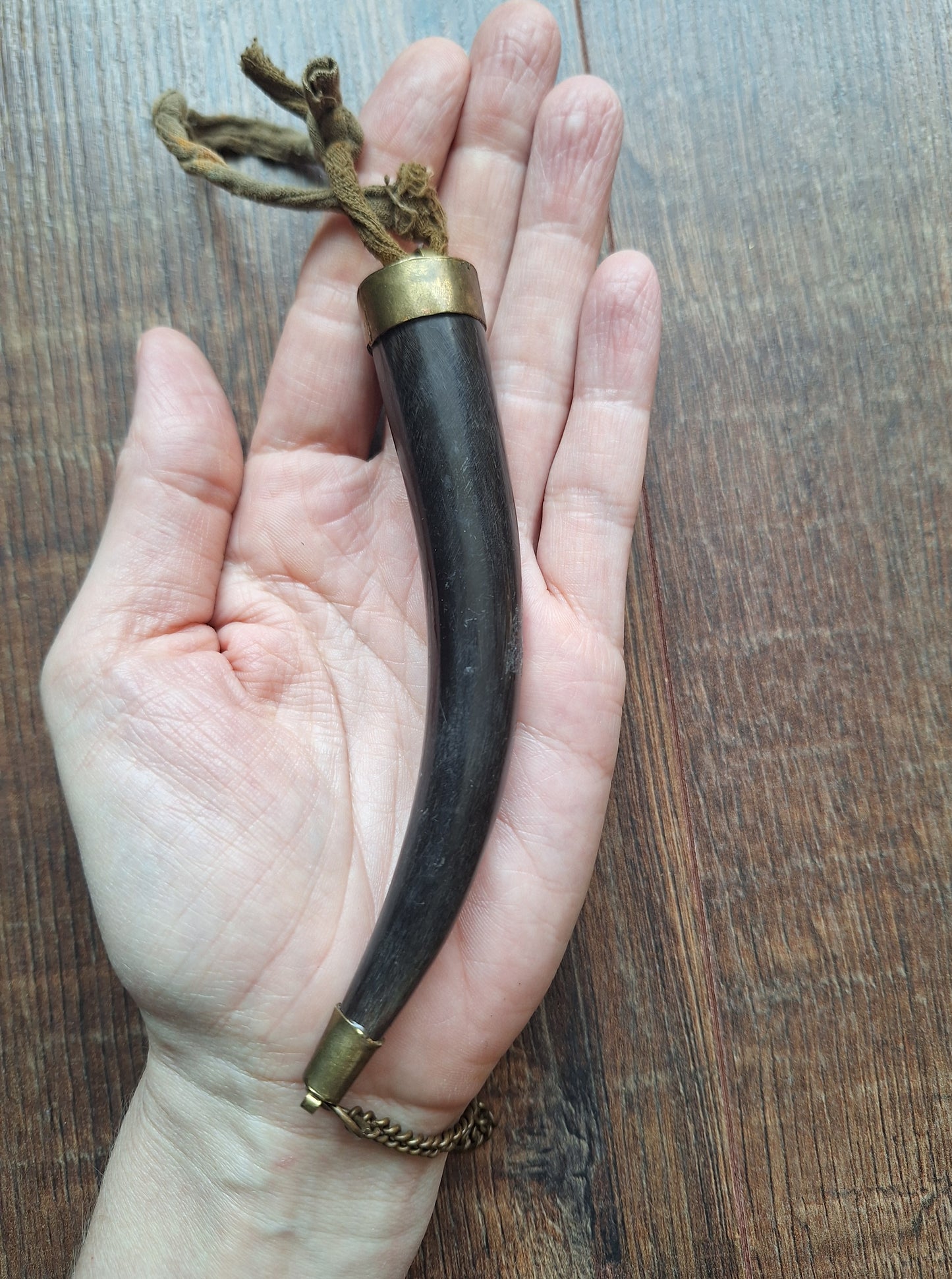Vintage Indian gazelle horn pendant