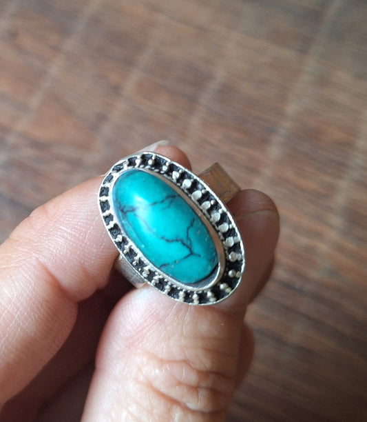 Vintage Tibetan silver and howlite ring