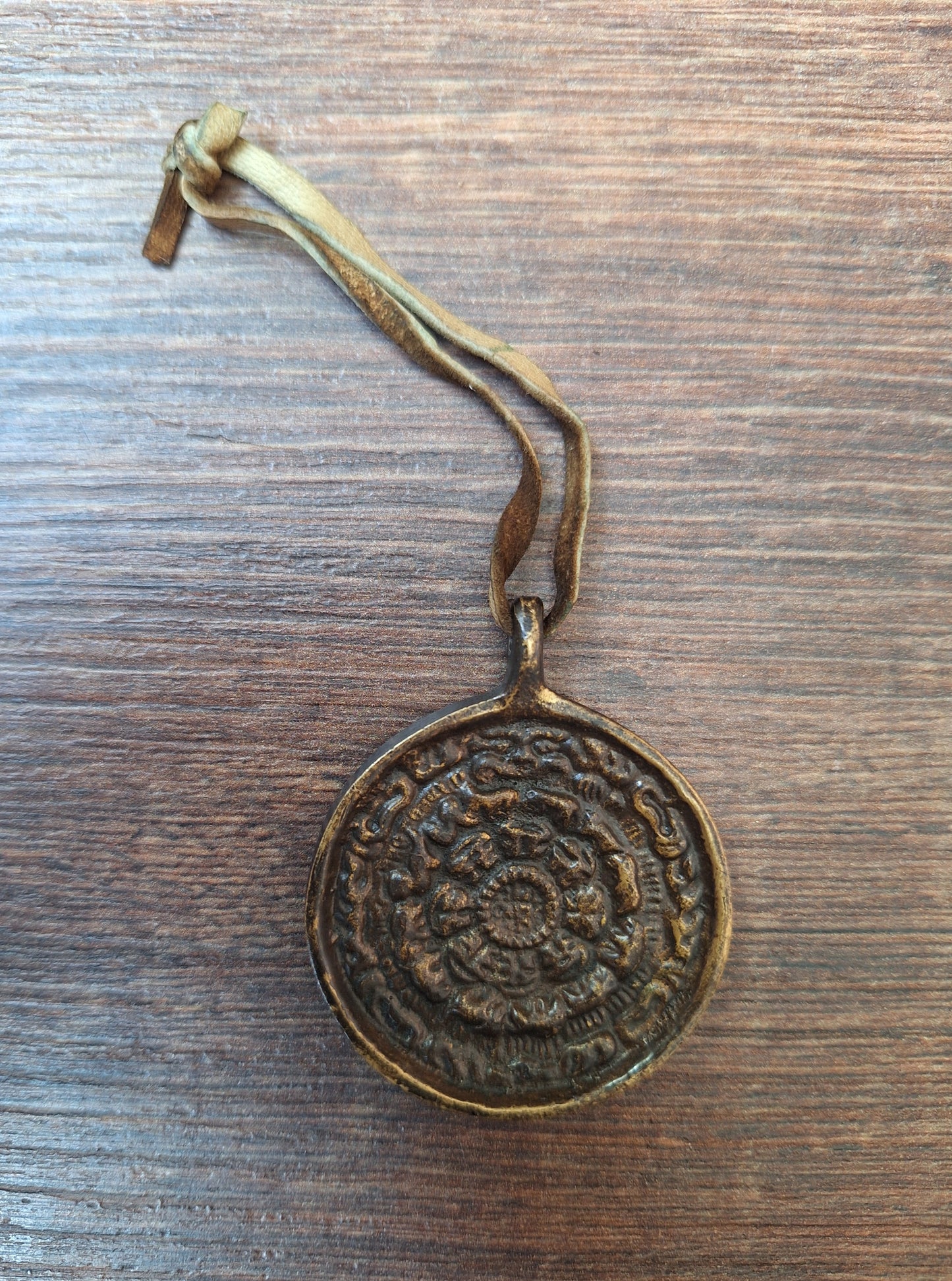 Old Nepalese melong Auspicious Symbols and Si Pa Ho 46 millimeters