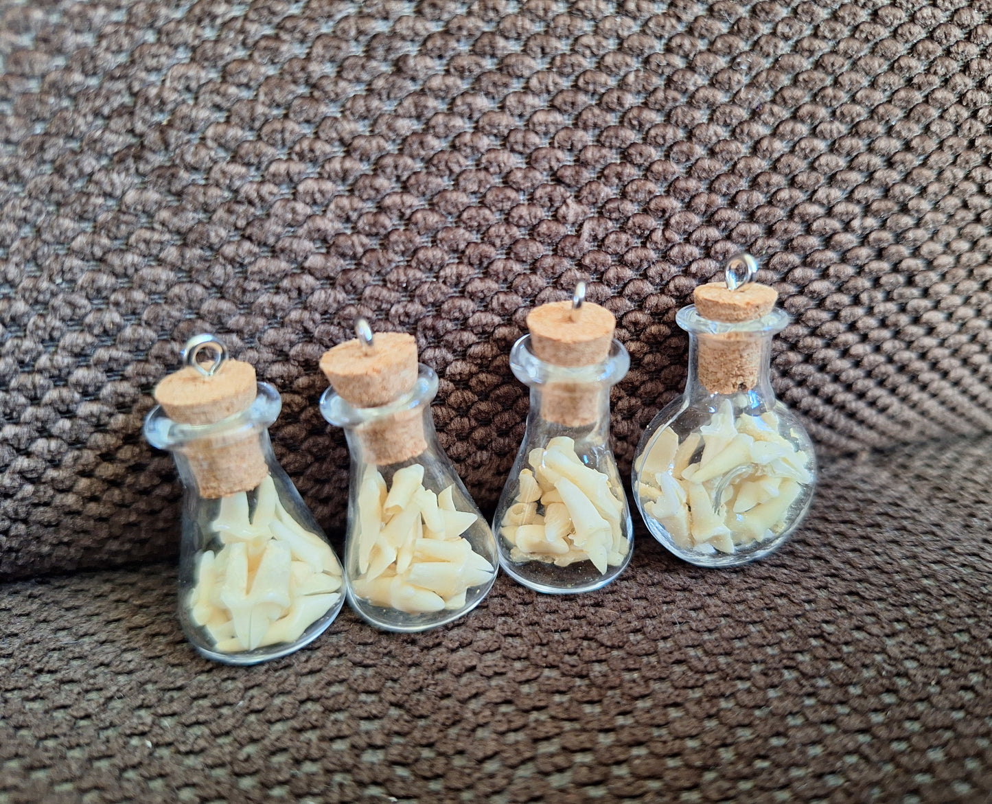 Mini bottle fox teeth