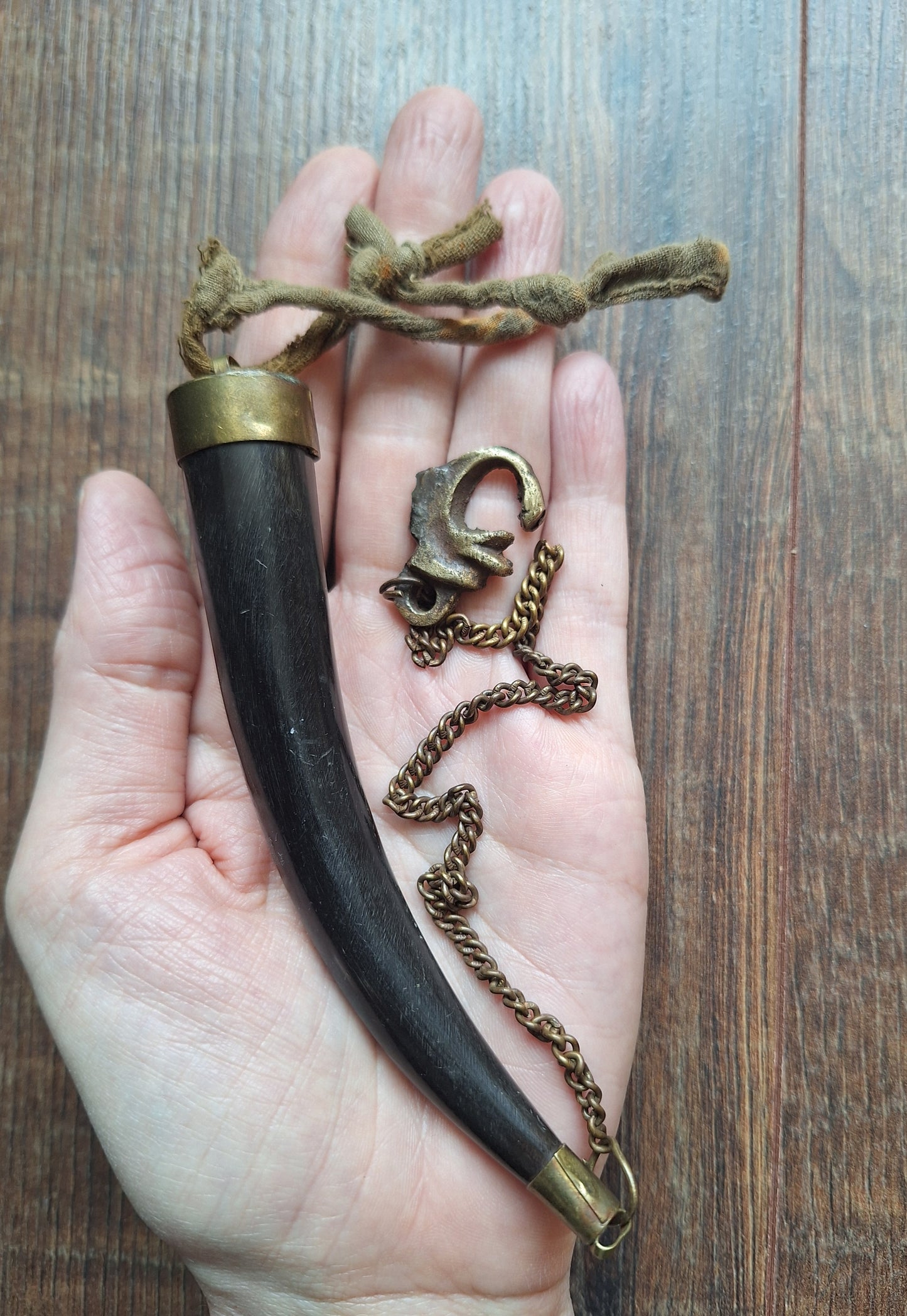 Vintage Indian gazelle horn pendant