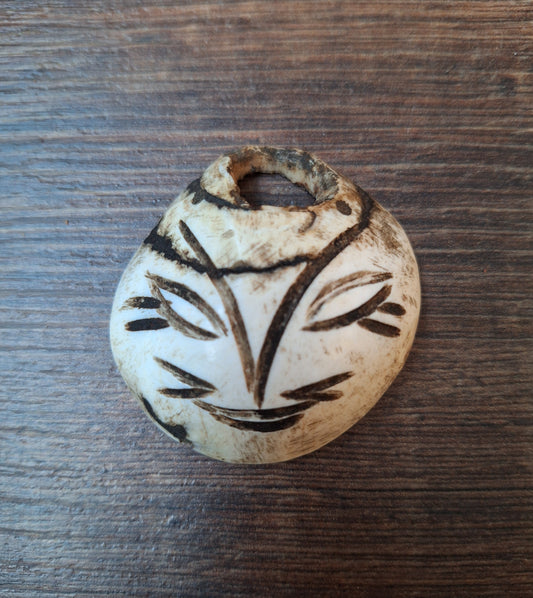 Old Tibetan conch shell pendant