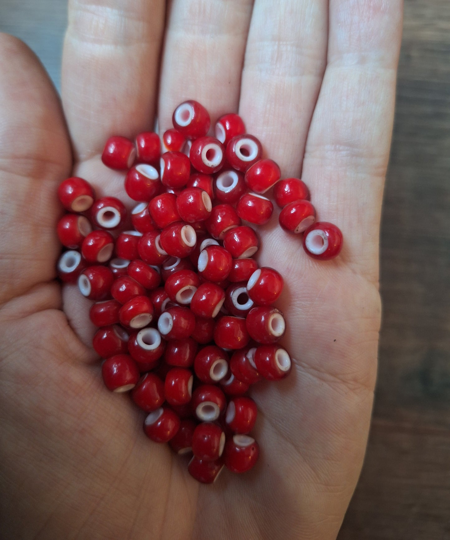 Red glass beads, set of 20