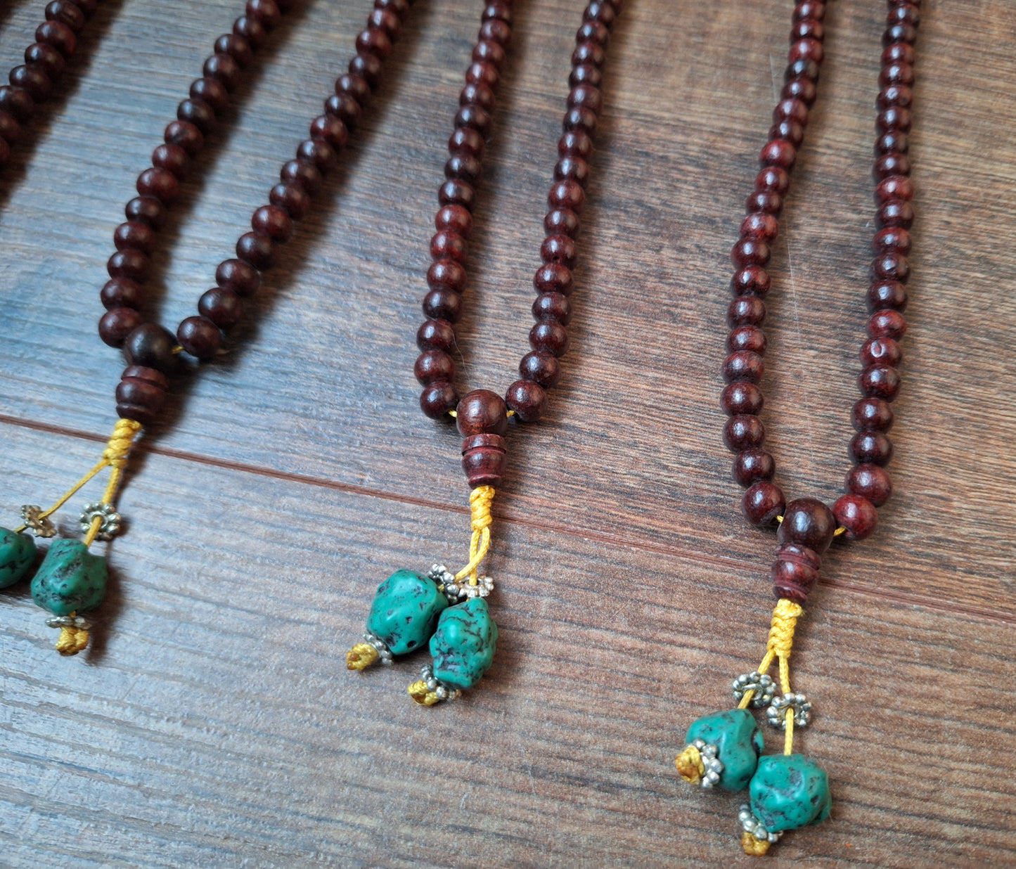 Tibetan rosewood and howlite mala