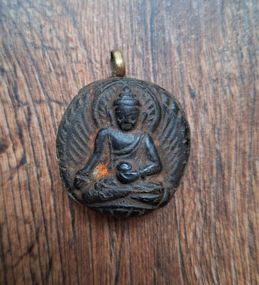 Vintage Nepalese glass pendant Shakyamuni Buddha