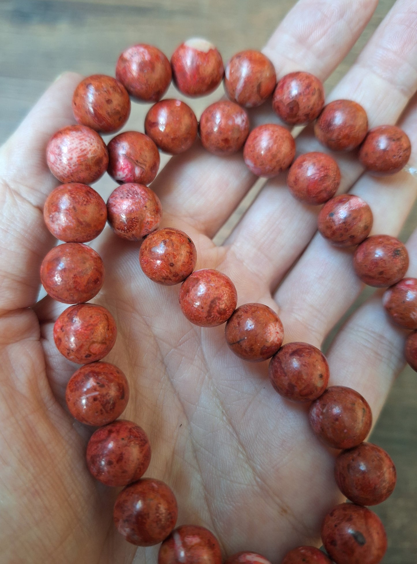 Sponge coral bead strand