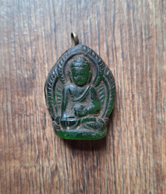 Vintage Nepalese glass pendant Shakyamuni Buddha