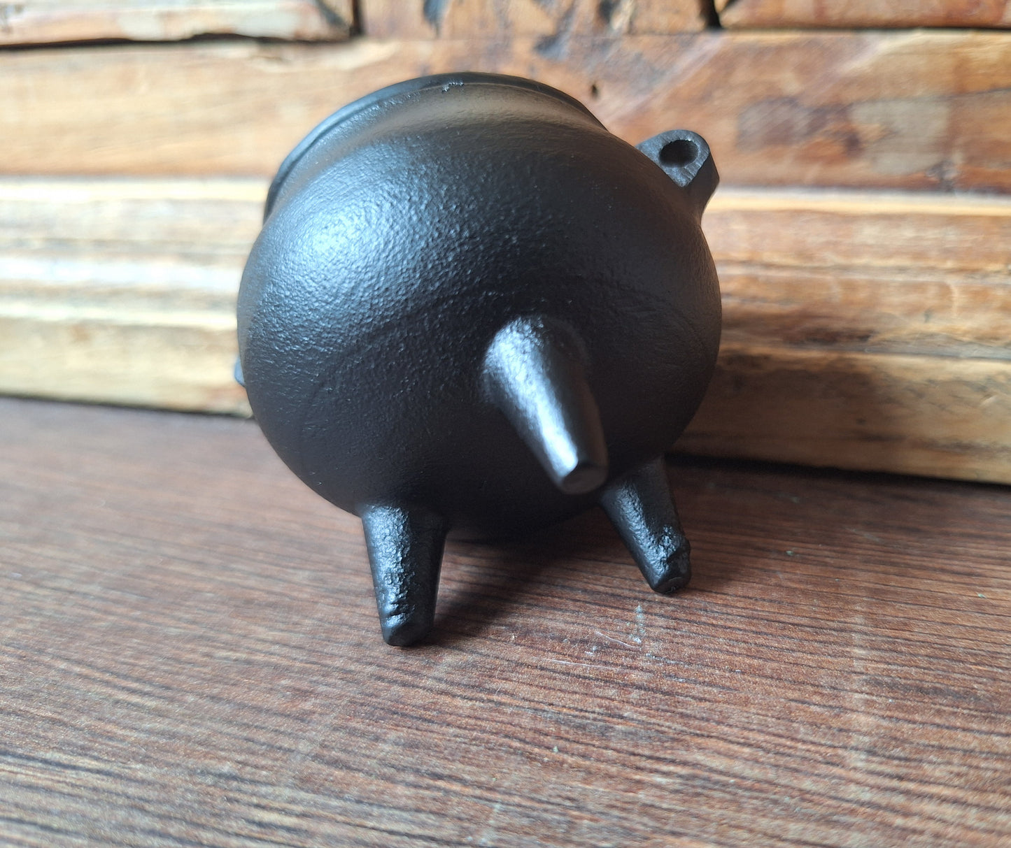 Cast iron mini cauldron